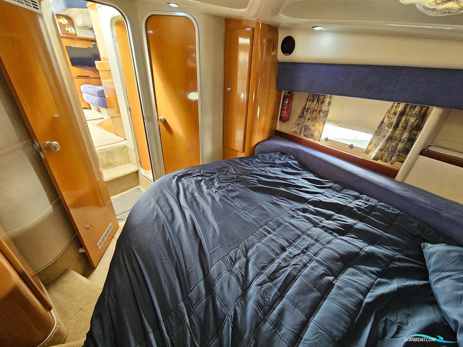 Sealine International F33