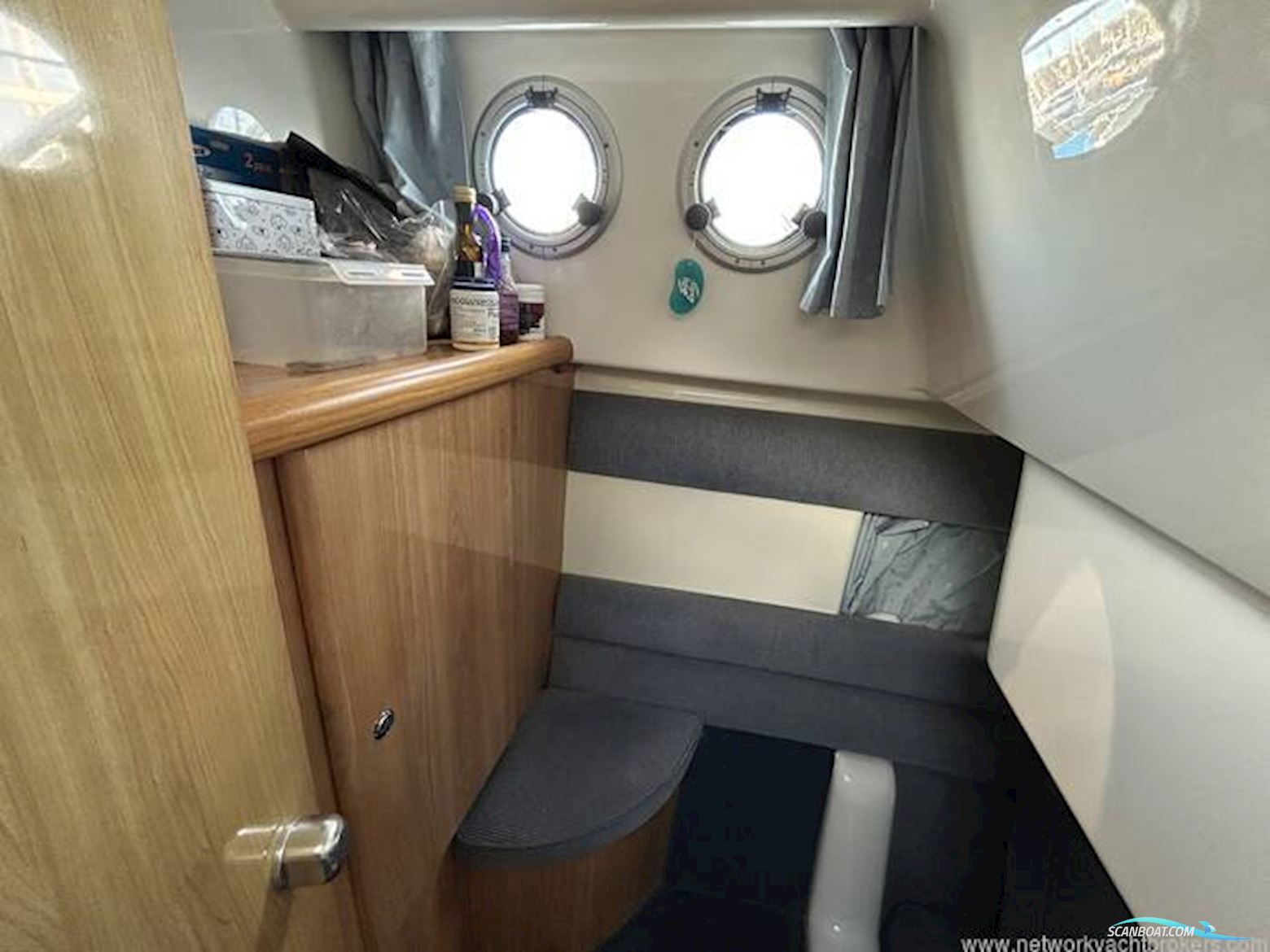 Sealine International F33