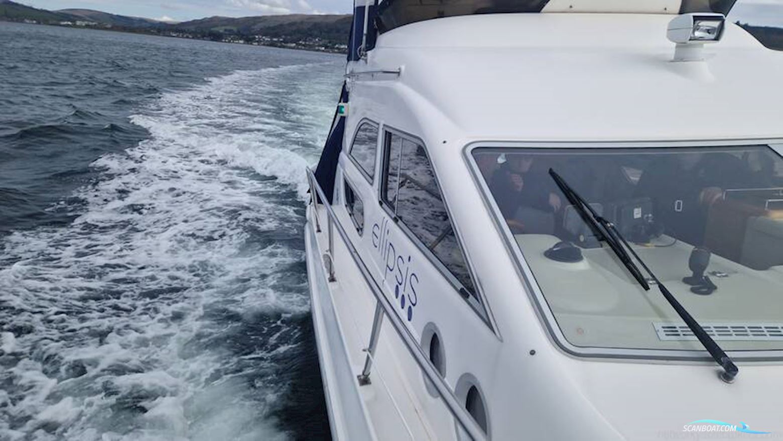 Sealine International F33
