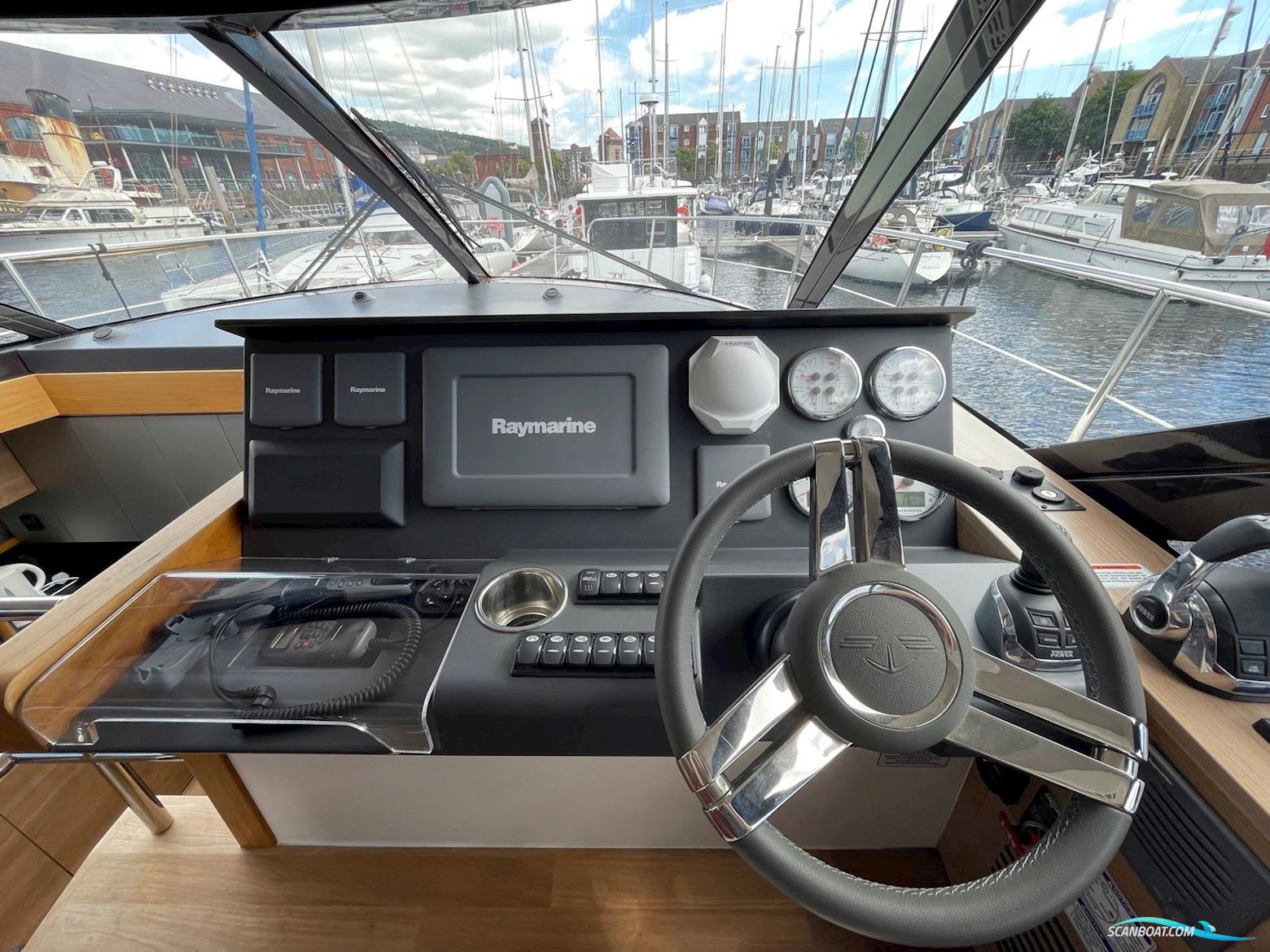 Sealine International F42