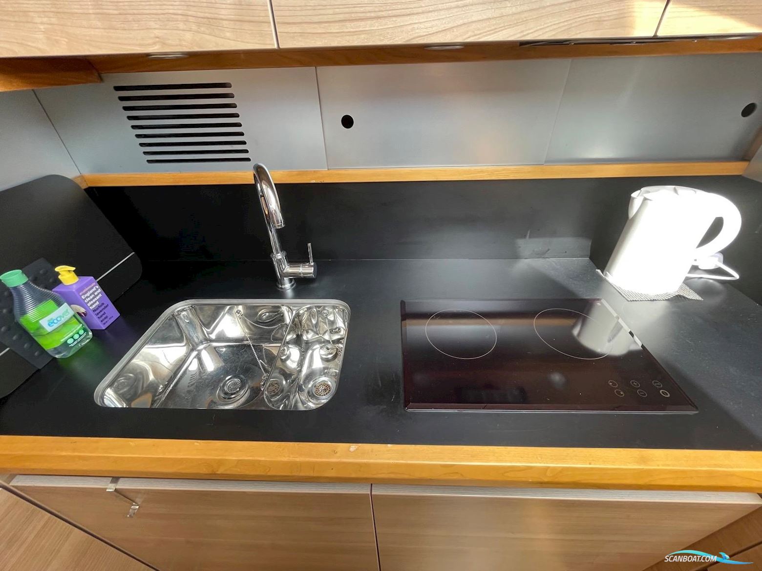 Sealine International F42