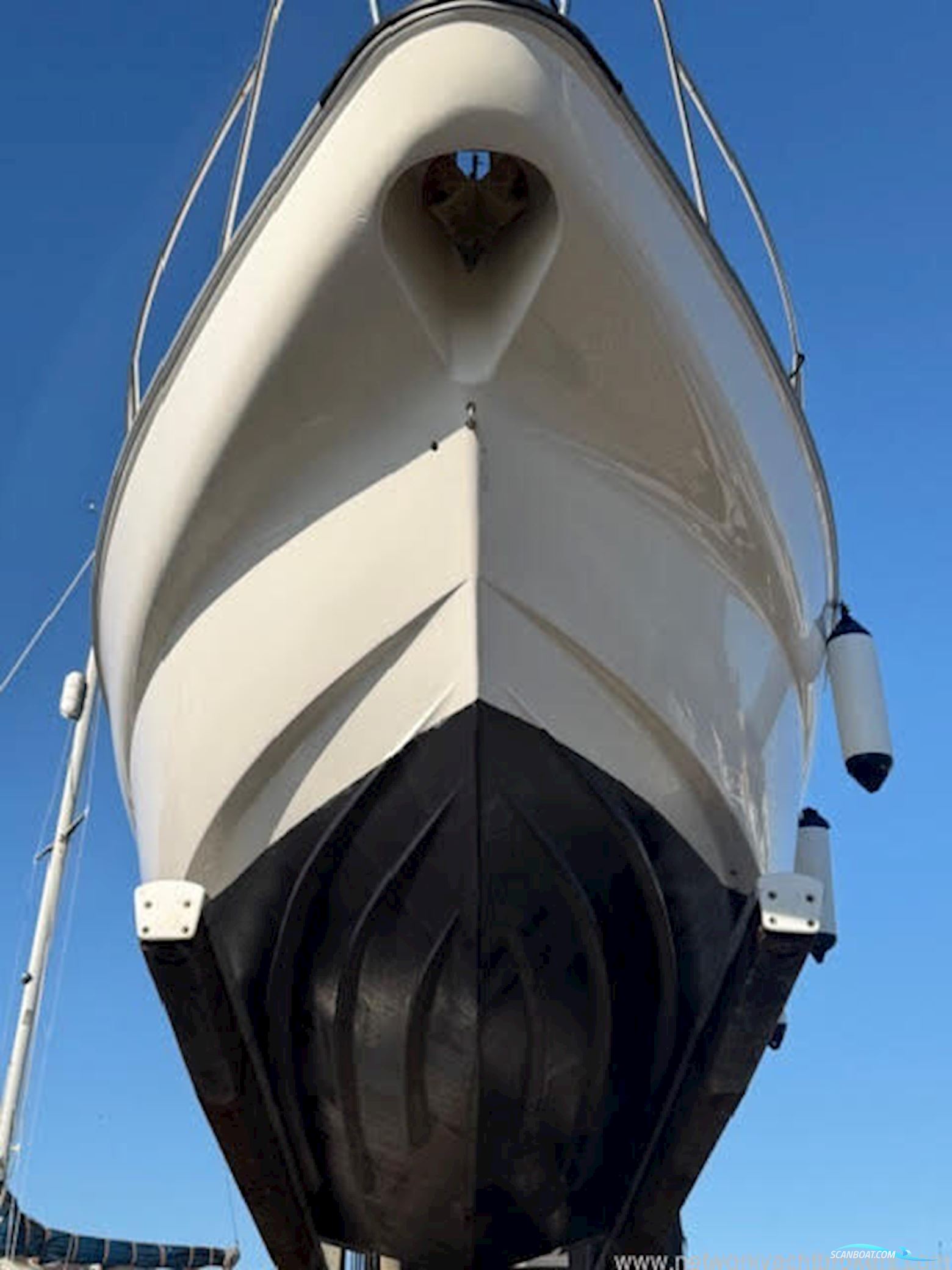 Sealine International S24