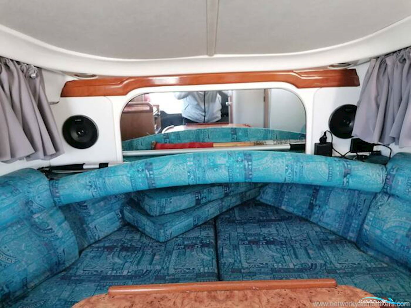 Sealine International S24