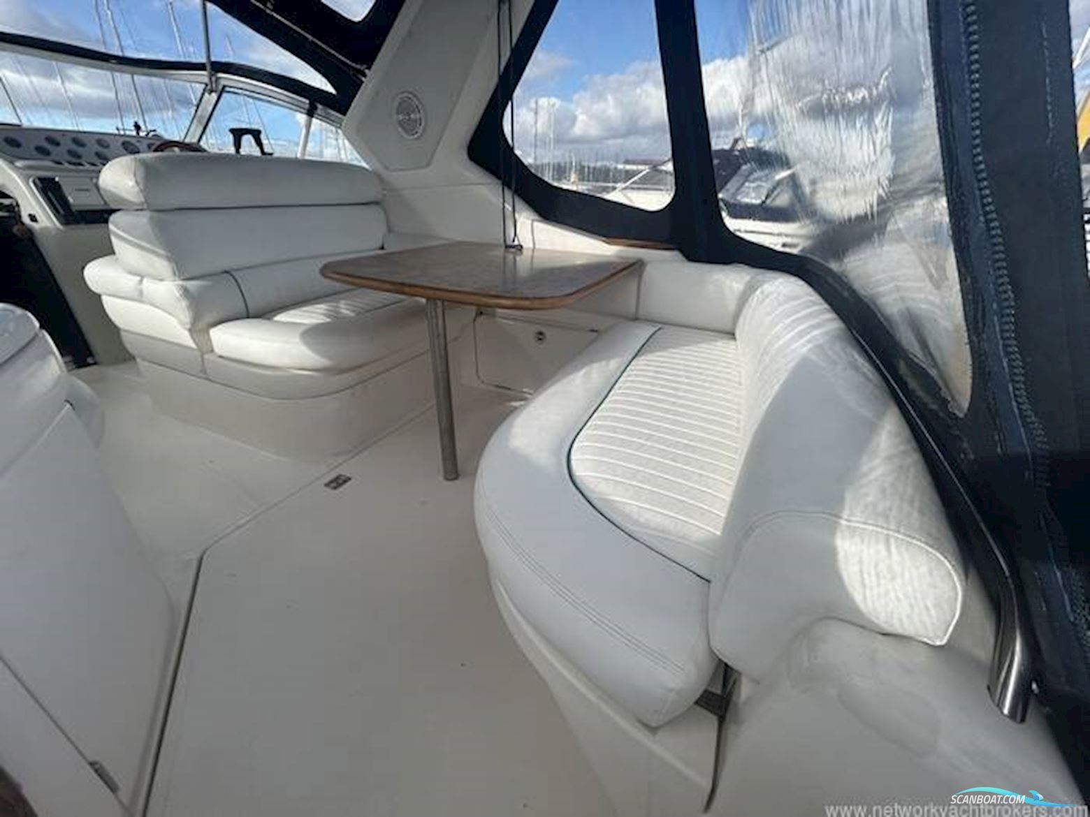 Sealine International S28