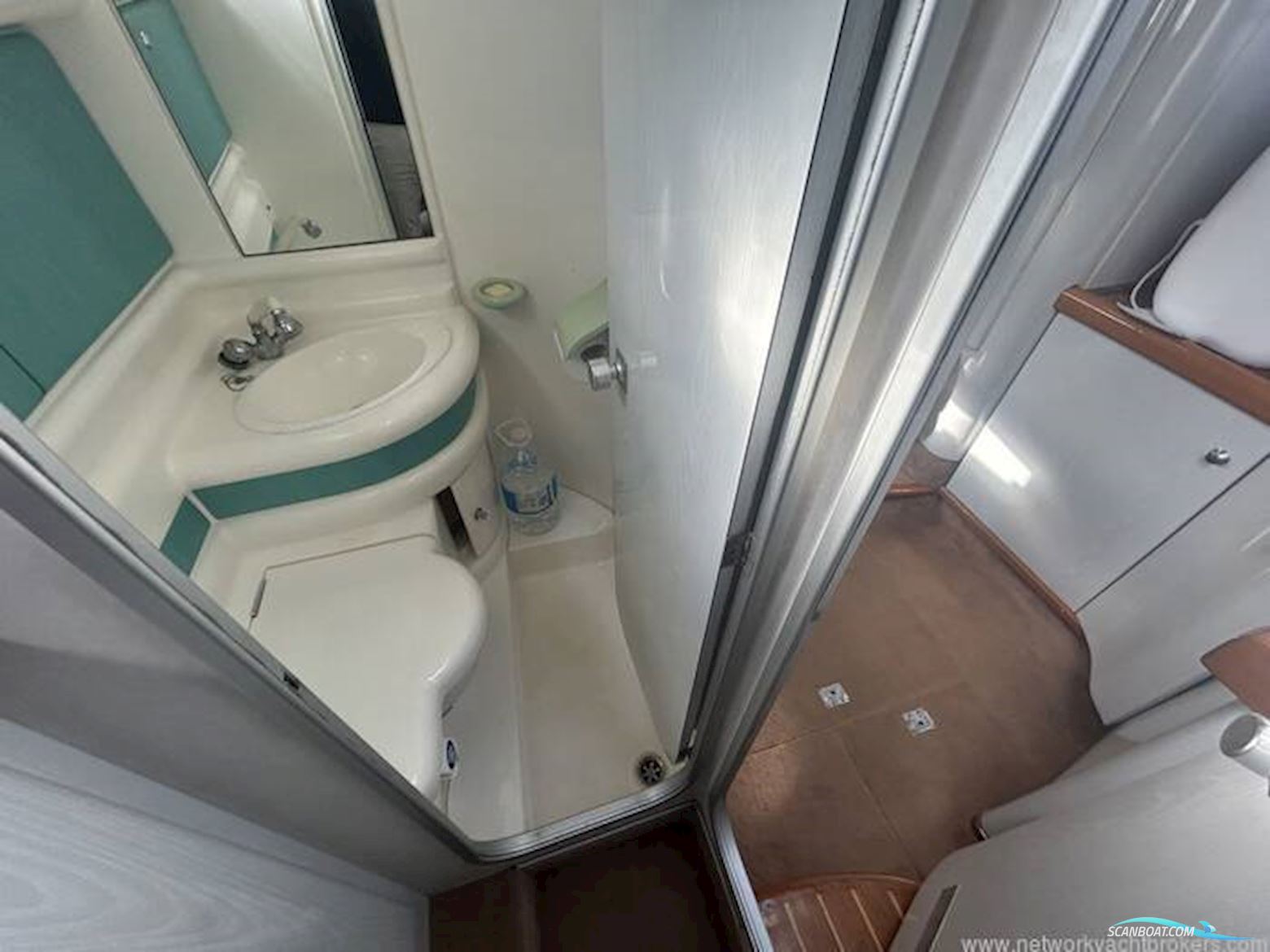 Sealine International S28