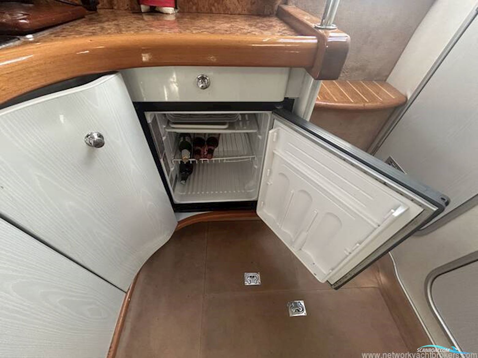 Sealine International S28