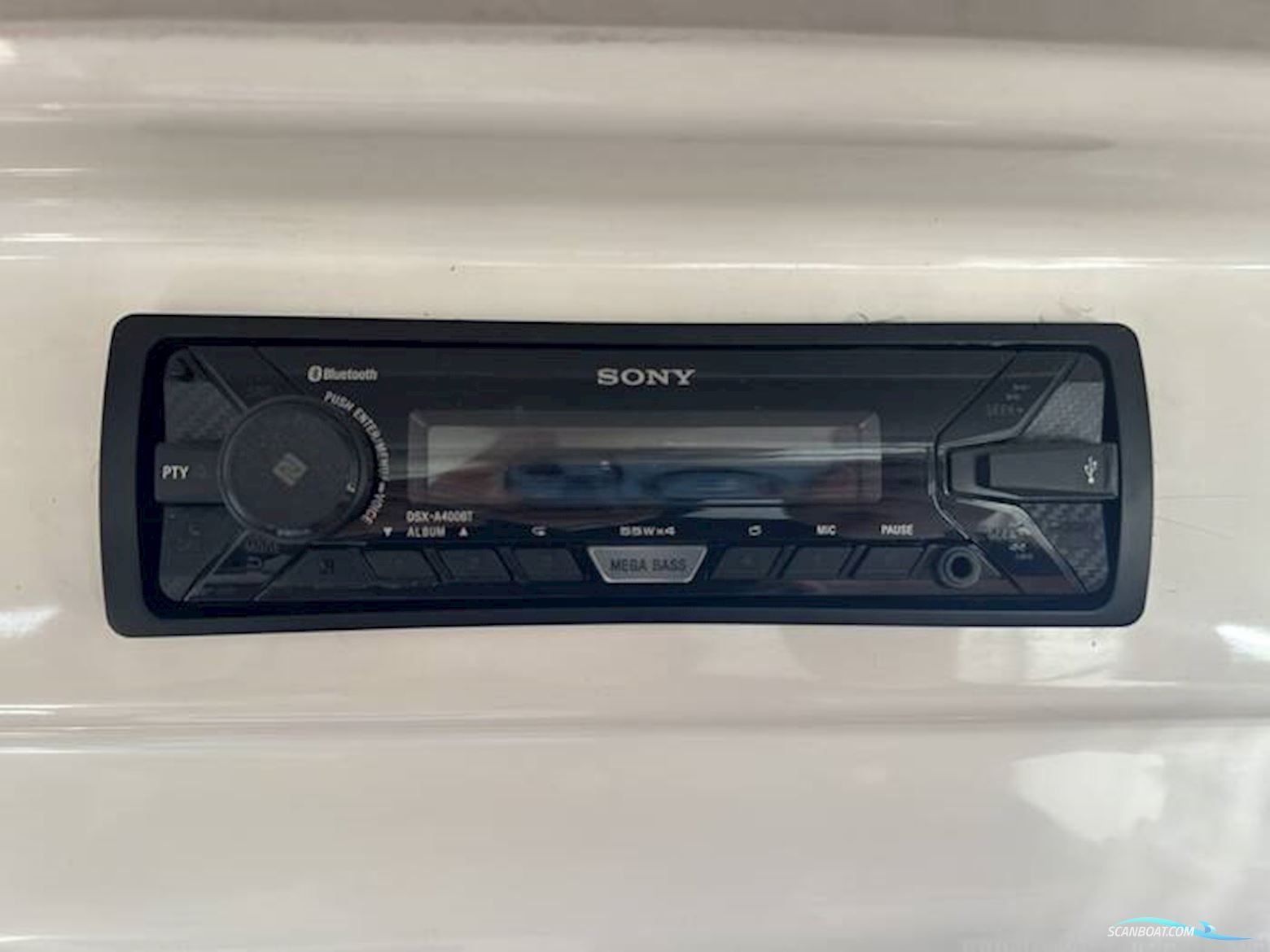 Sealine International S28