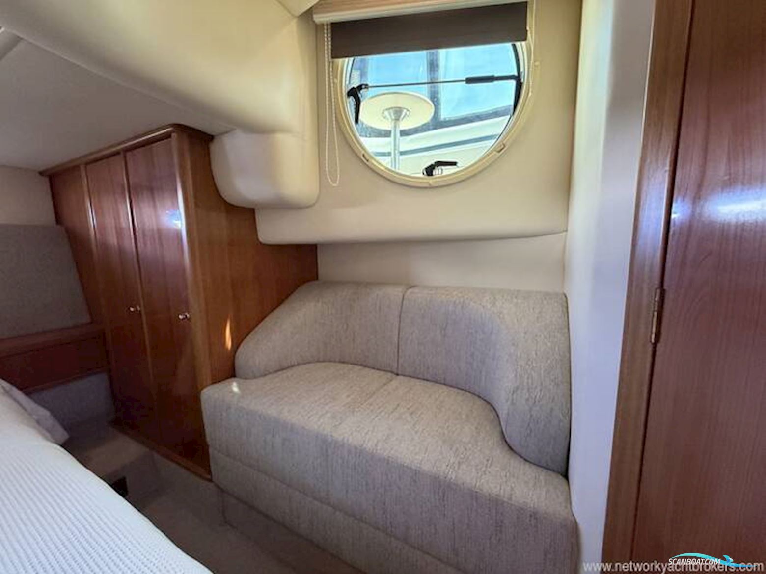 Sealine International S42