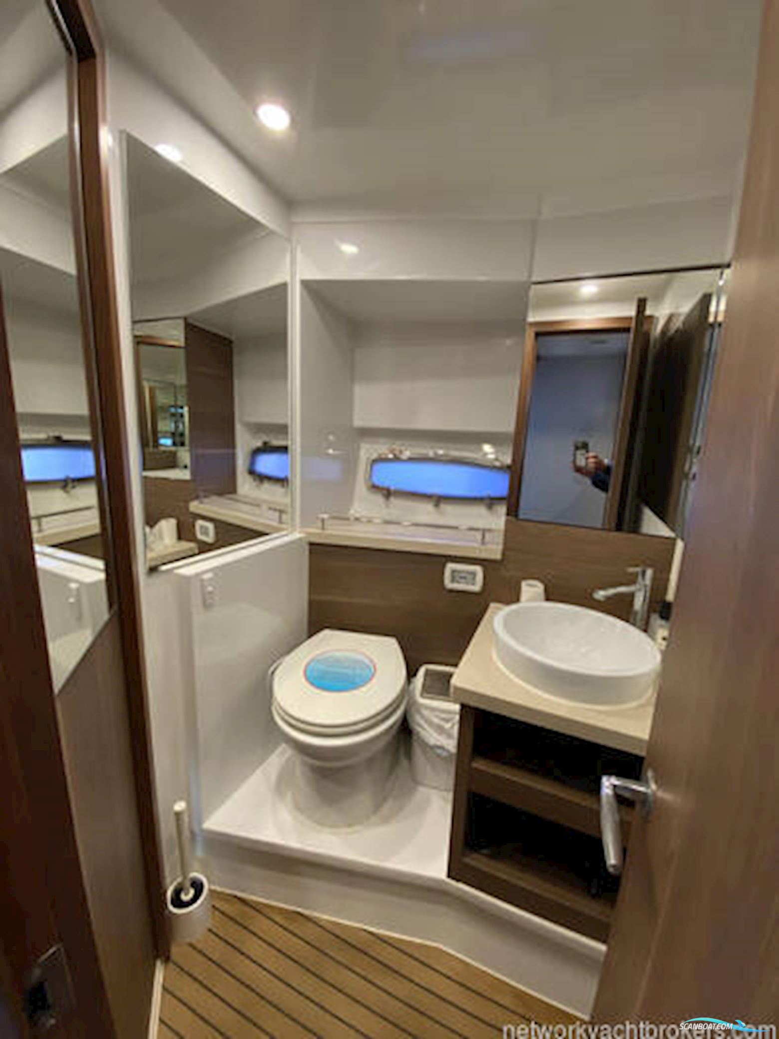 Sealine International S450