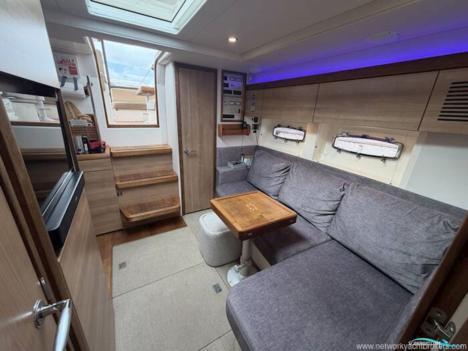 Sealine International SC35