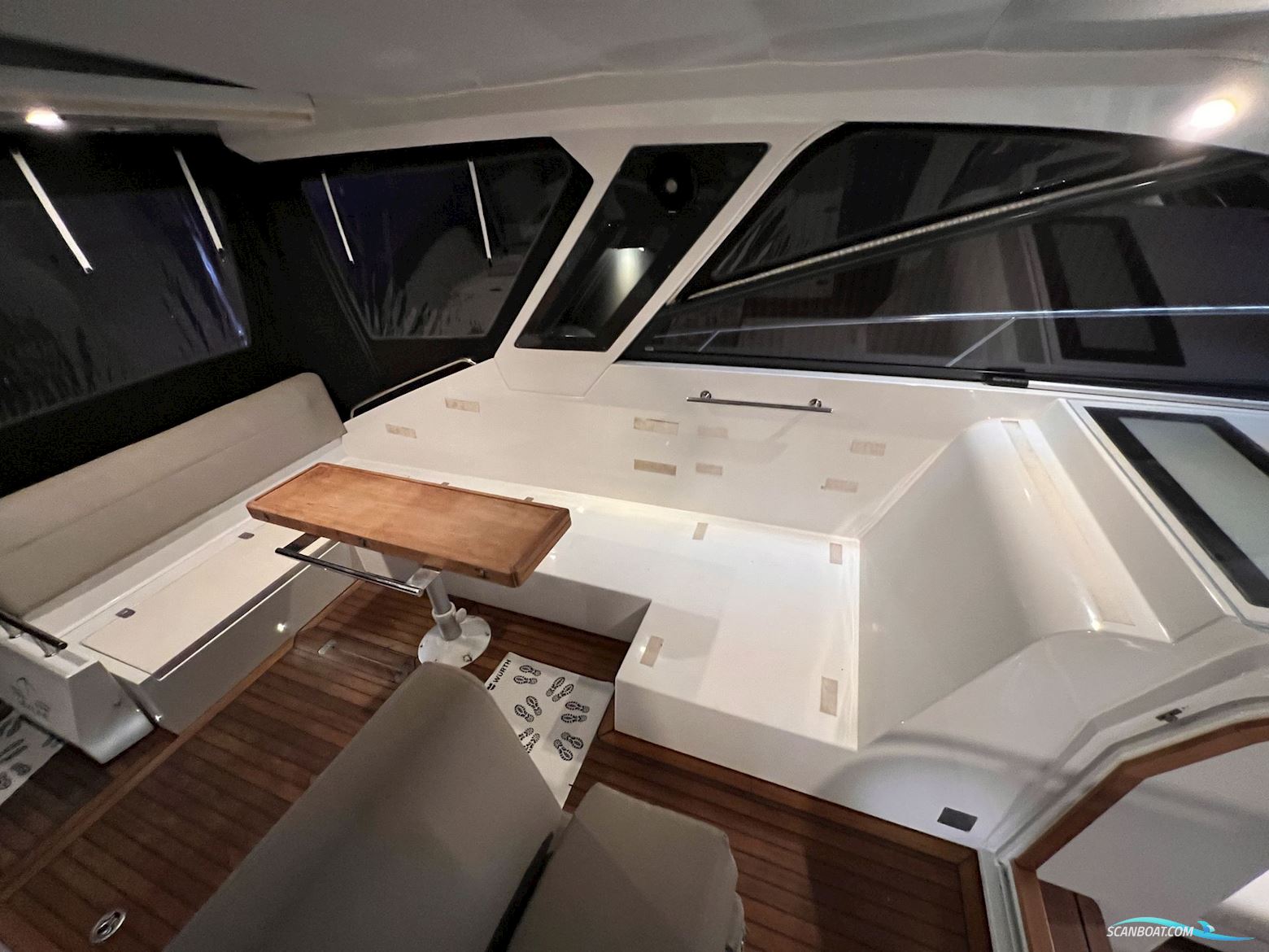 Sealine S 380