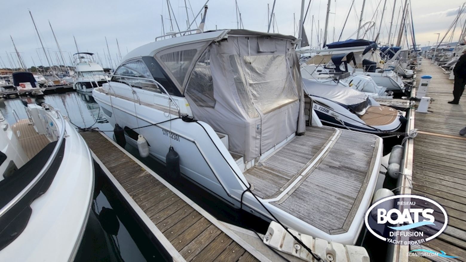 Sealine S330 Motorbåt 2015, med Volvo motor, Frankrike