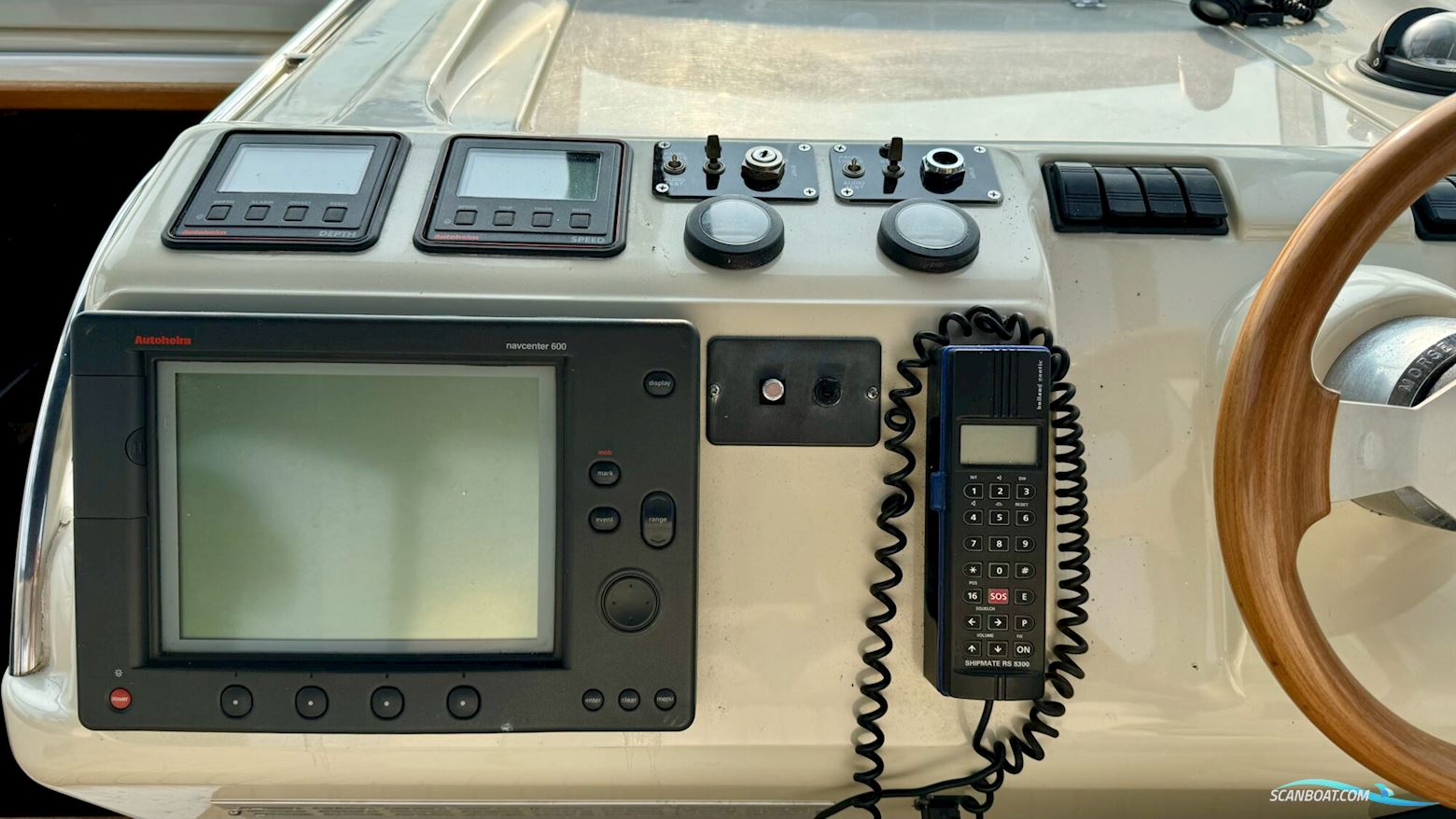 Sealine S37