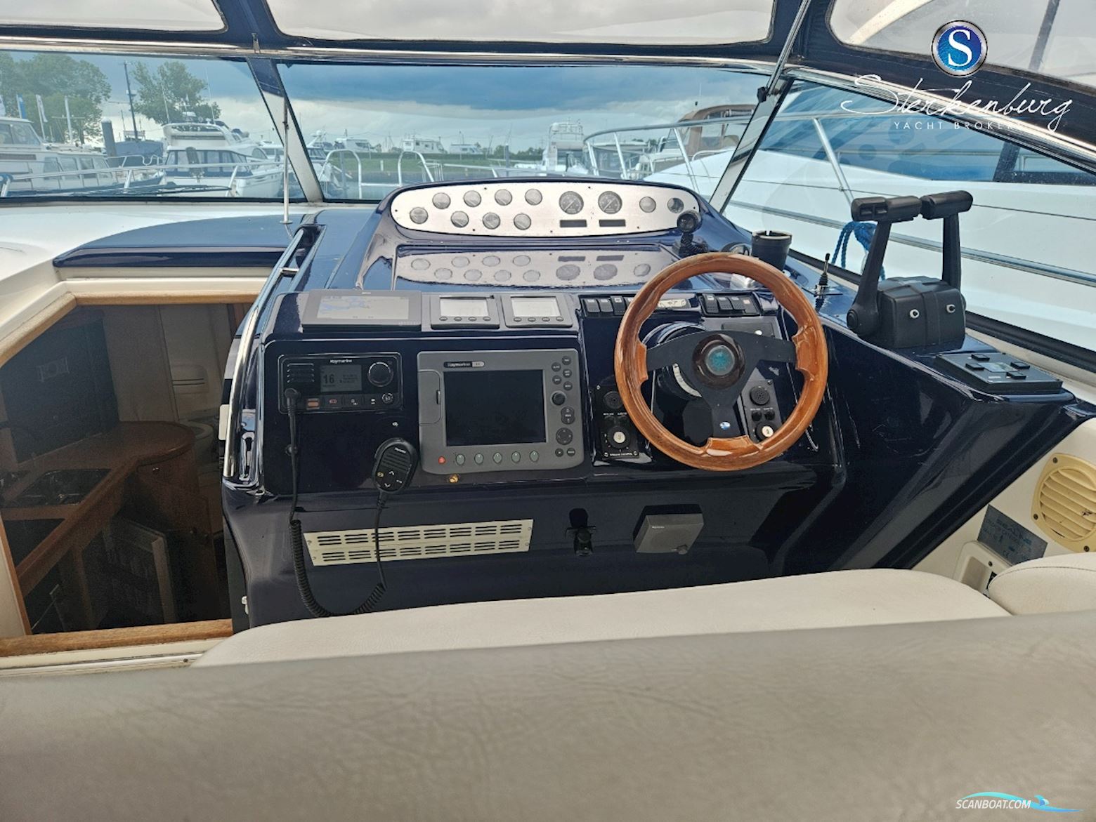 Sealine S37