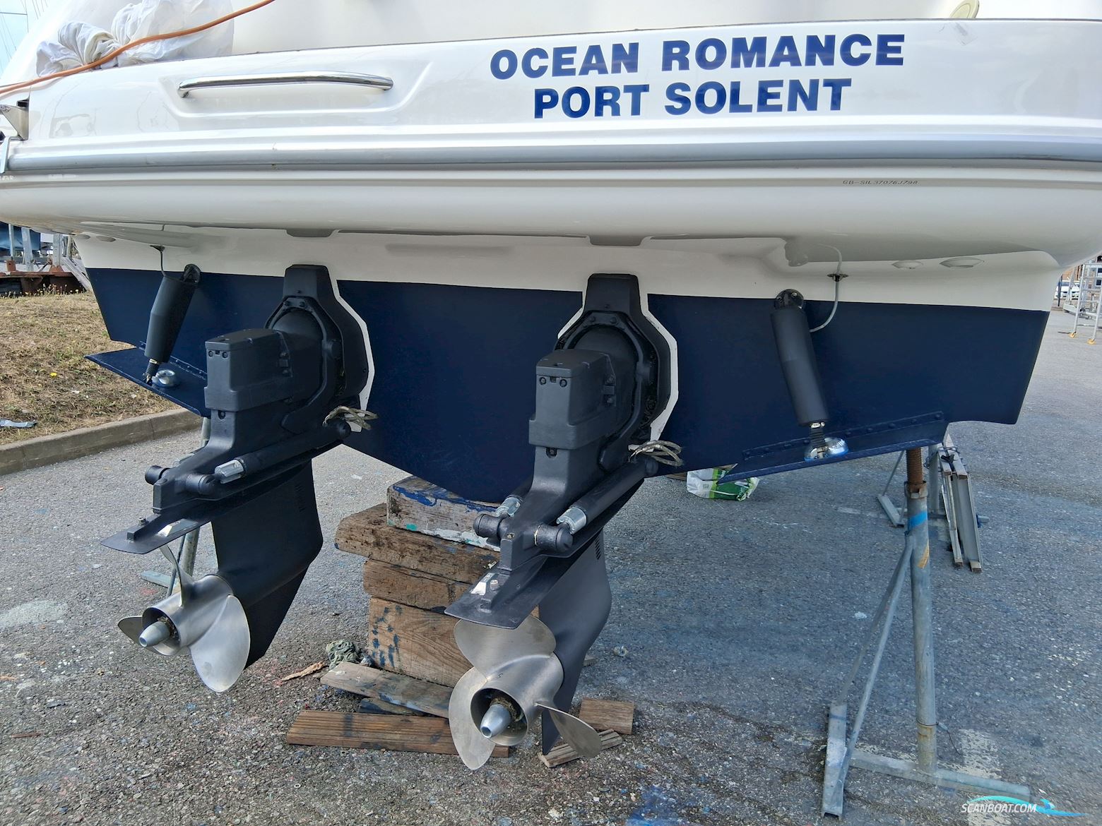 Sealine S37