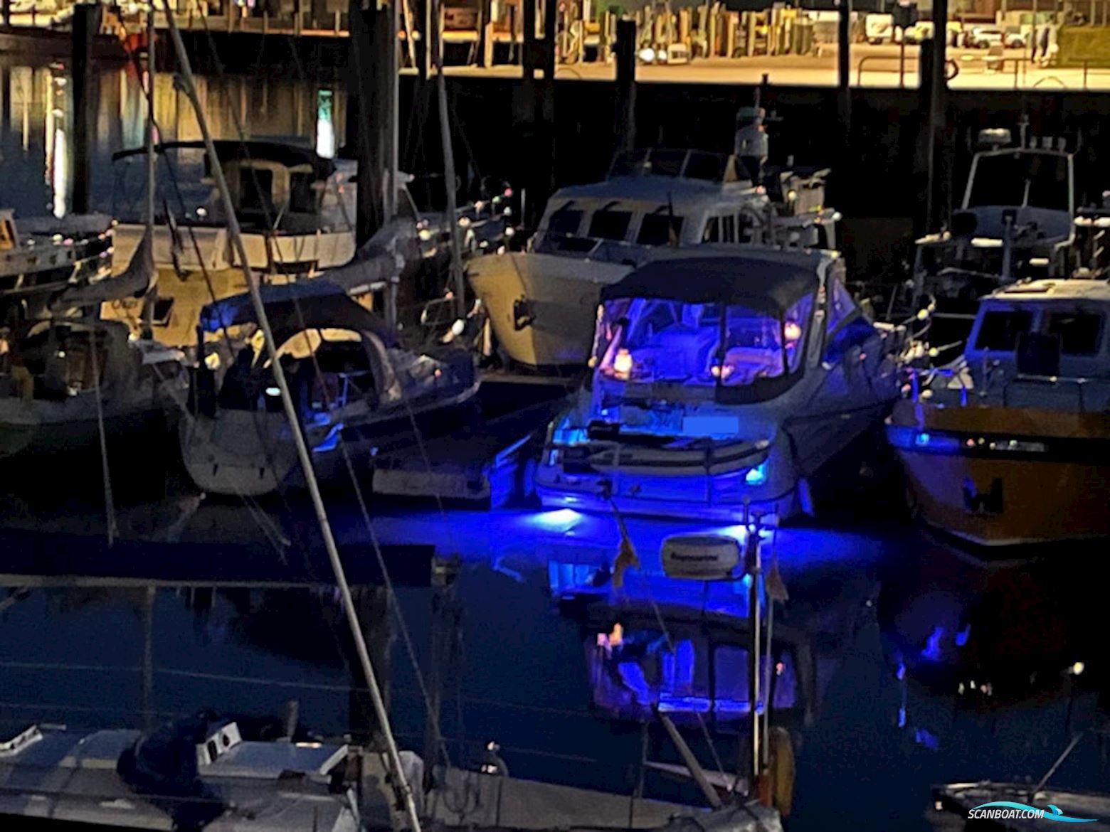 Sealine S38 