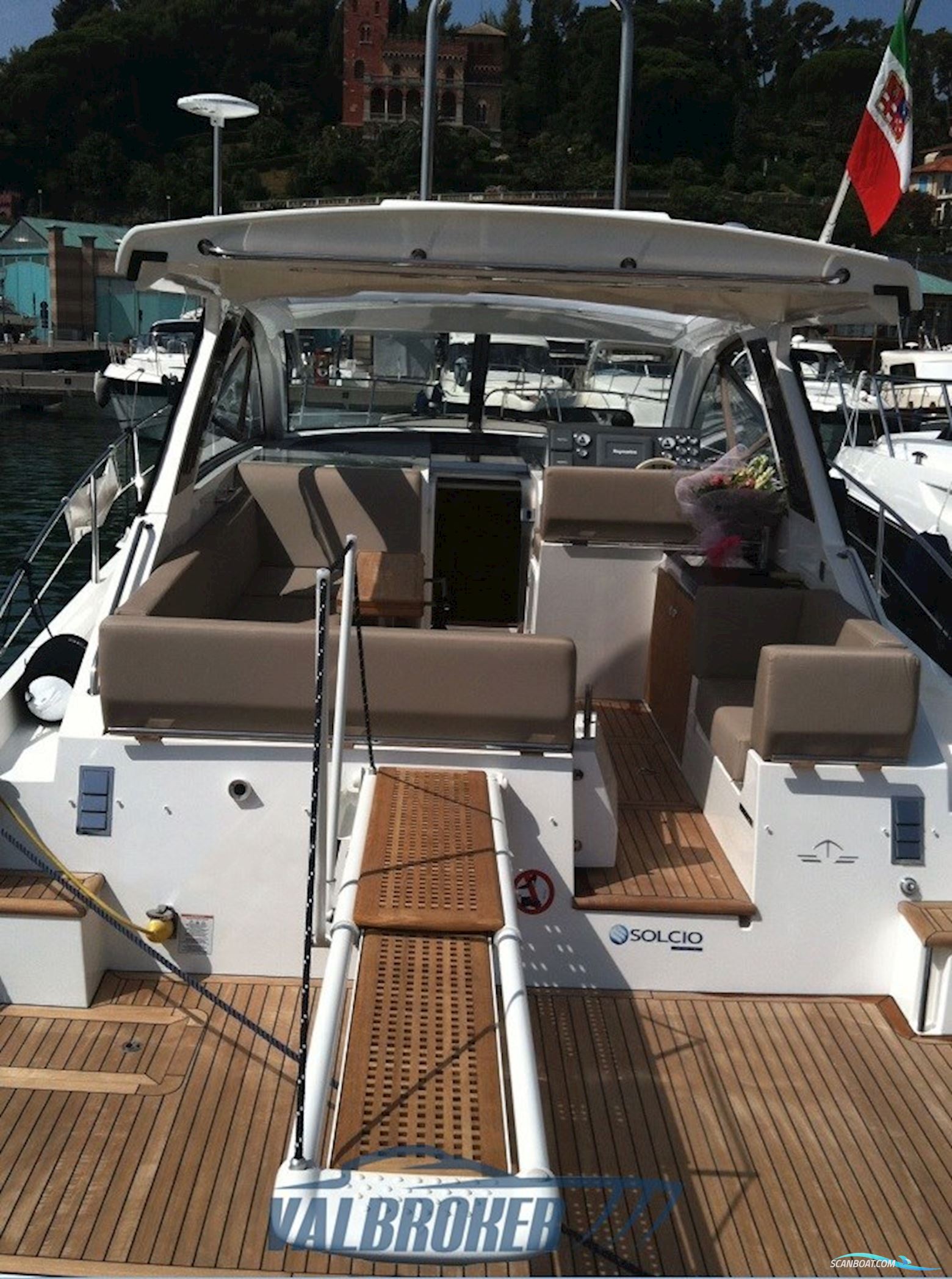 Sealine SC 35