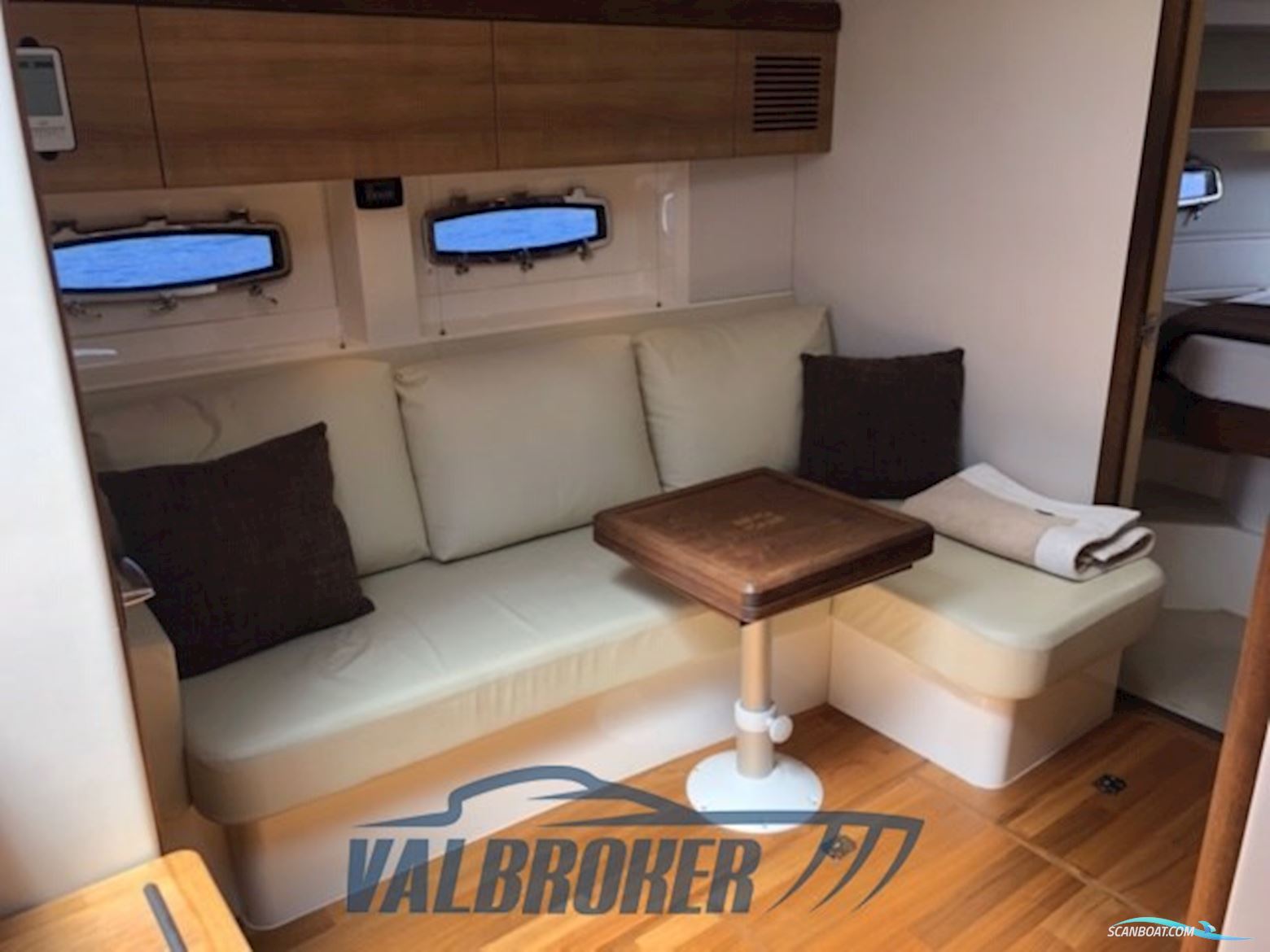 Sealine SC 35