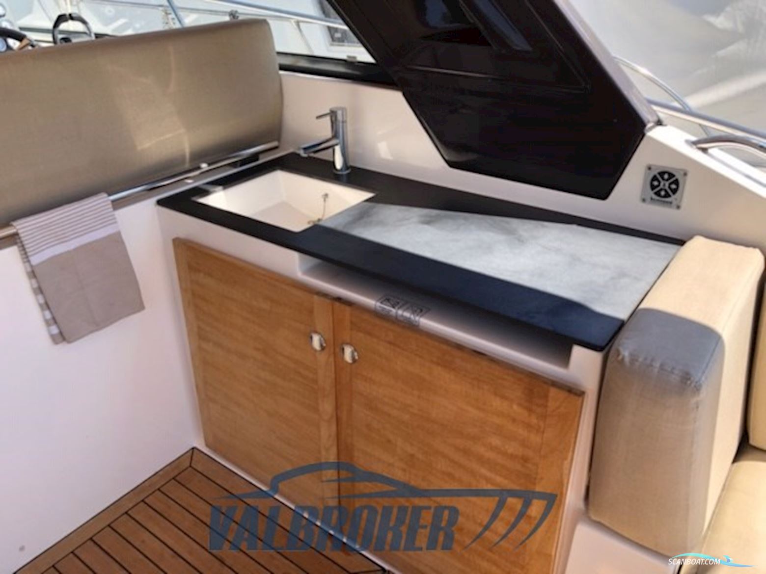 Sealine SC 35