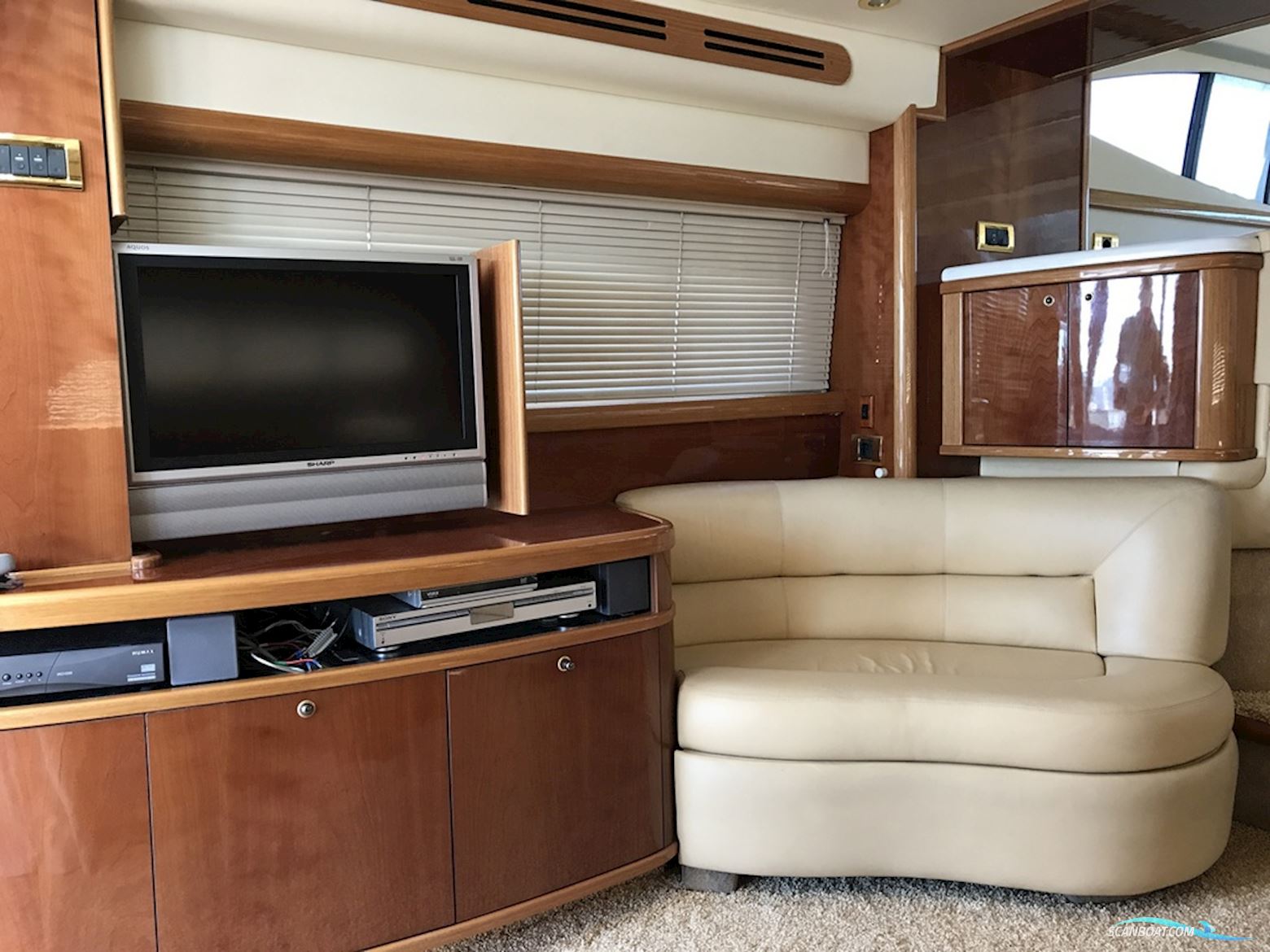 Sealine T 52 - BJ. 2005 - 3 KABINEN