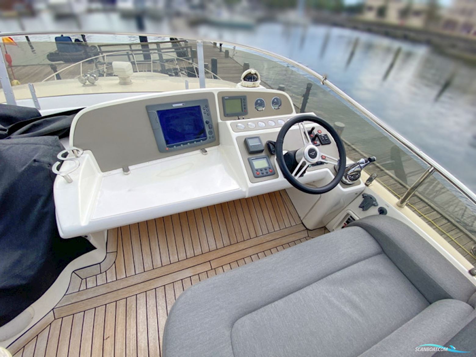 Sealine T 52