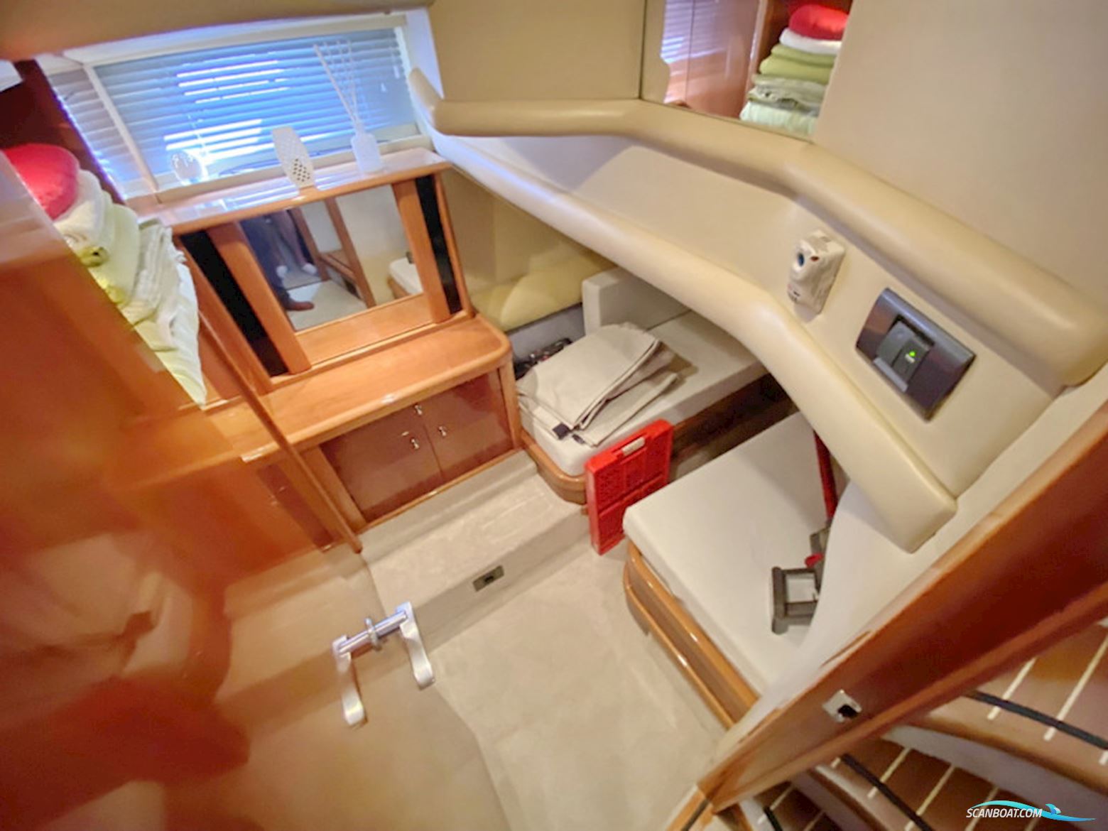 Sealine T 52