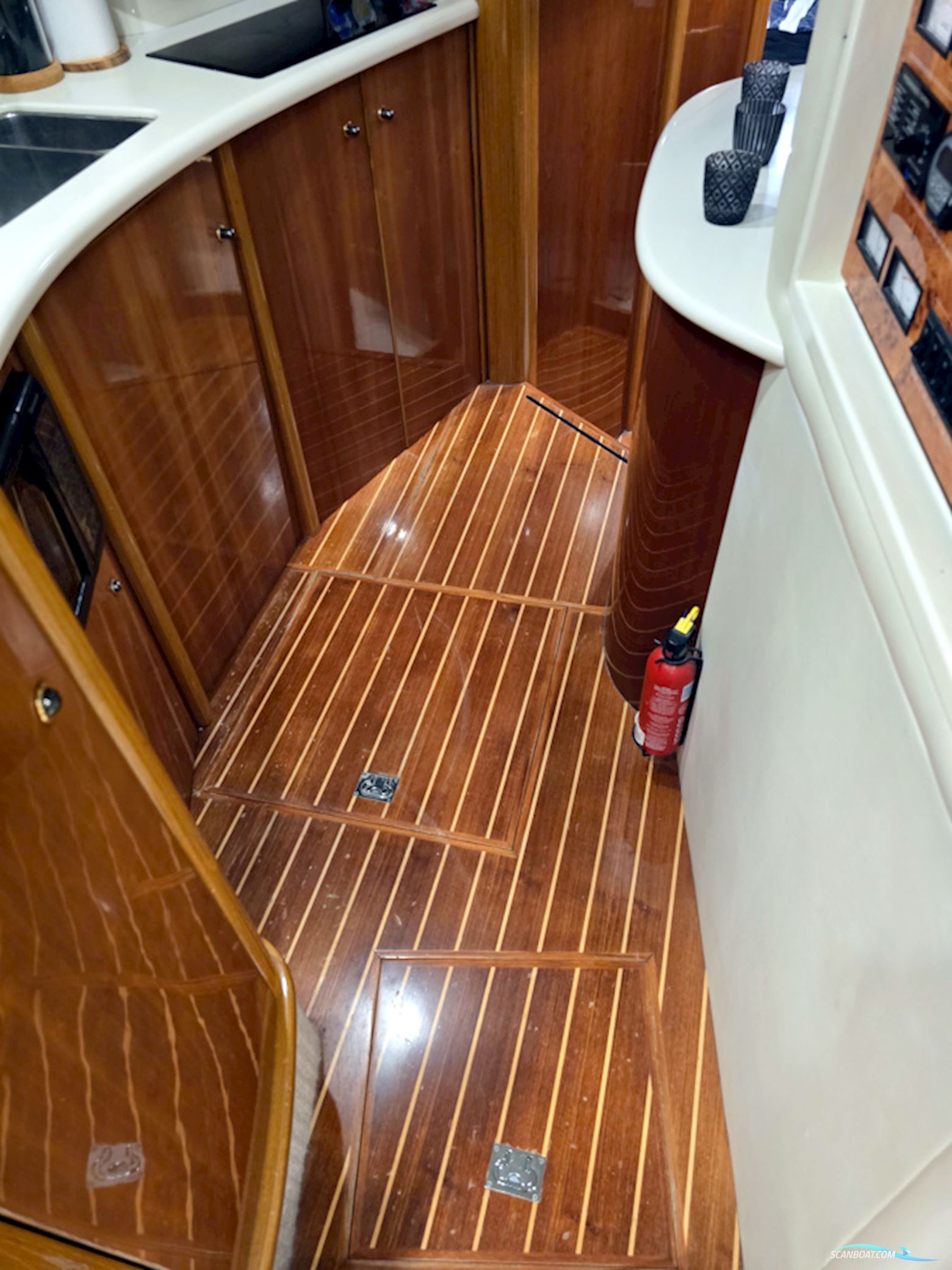 Sealine T47