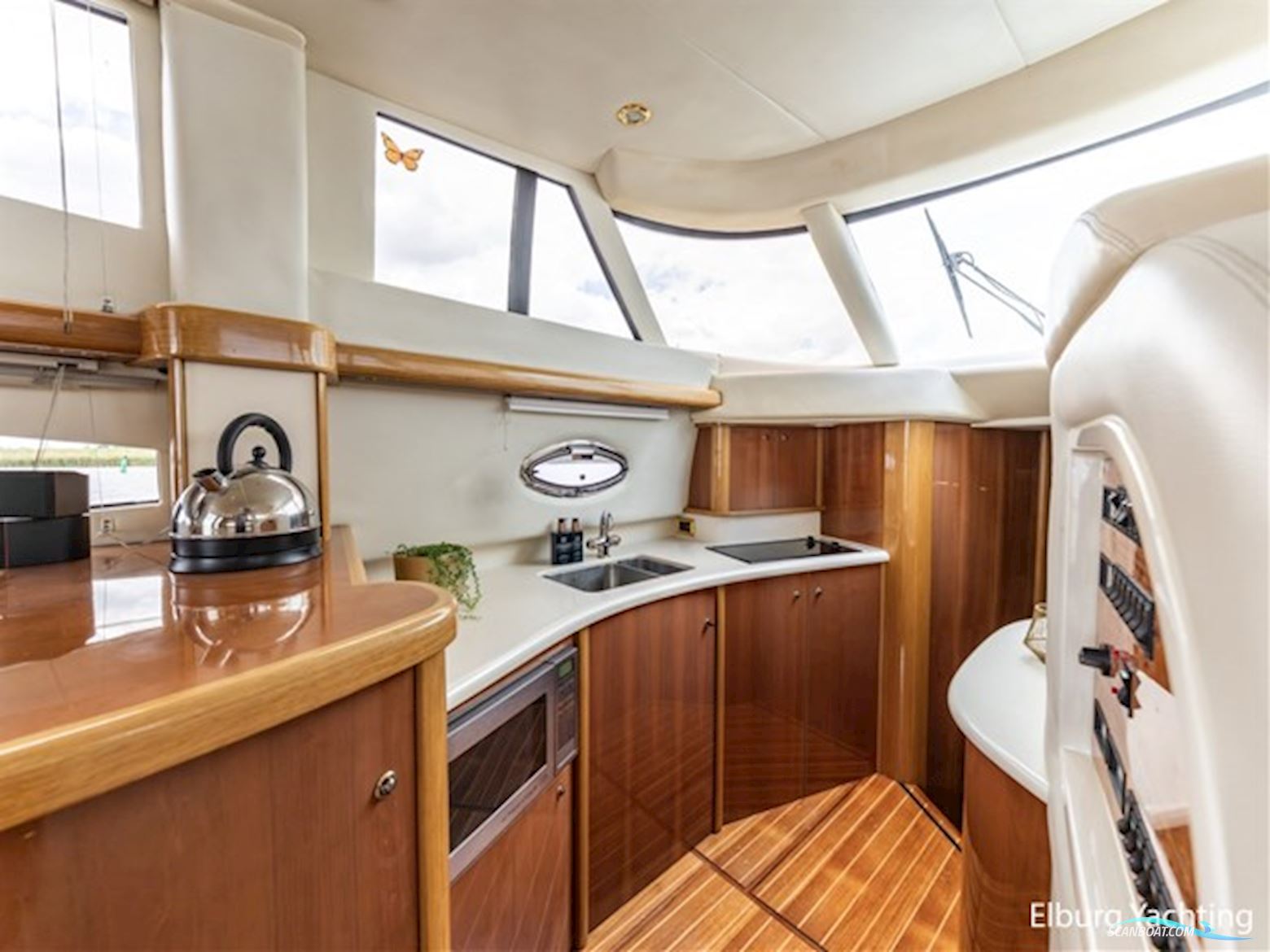 Sealine T47