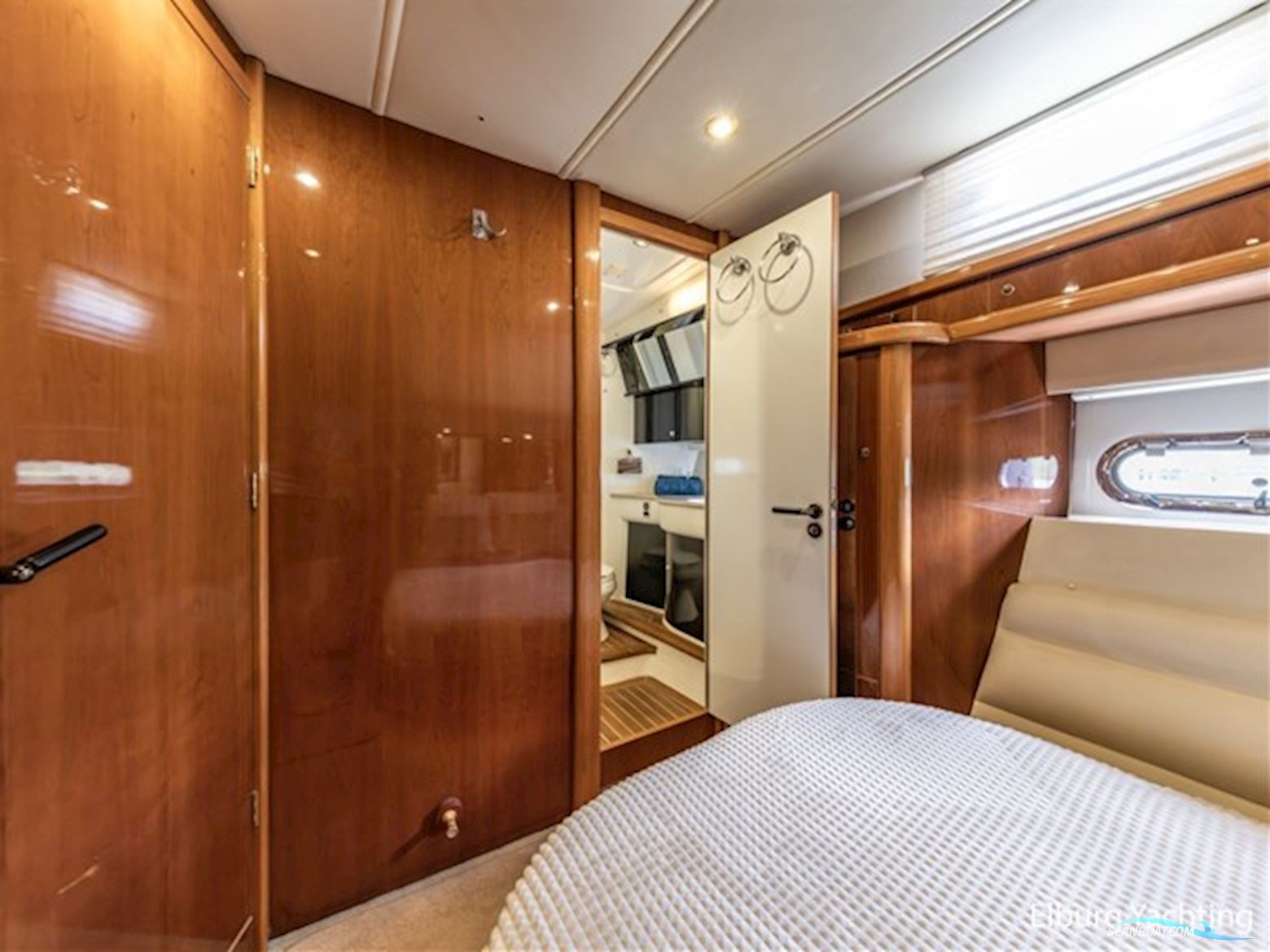 Sealine T47