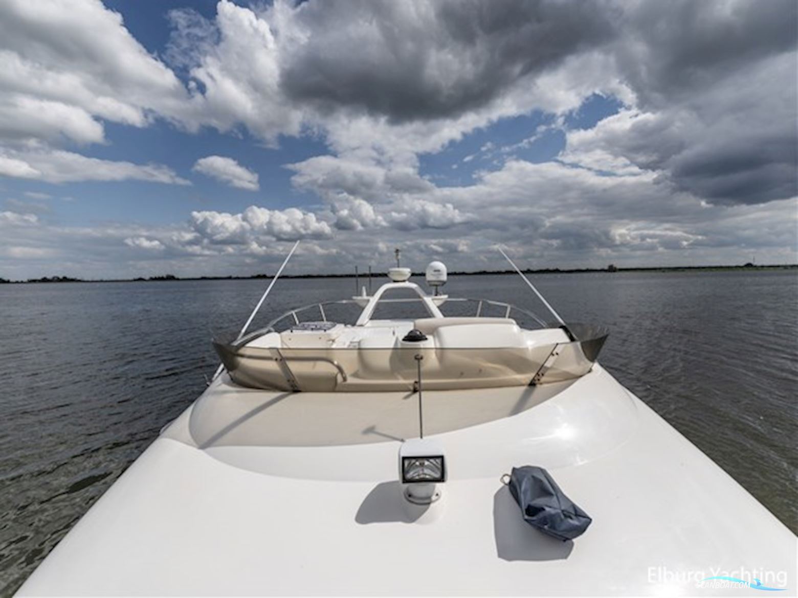Sealine T47