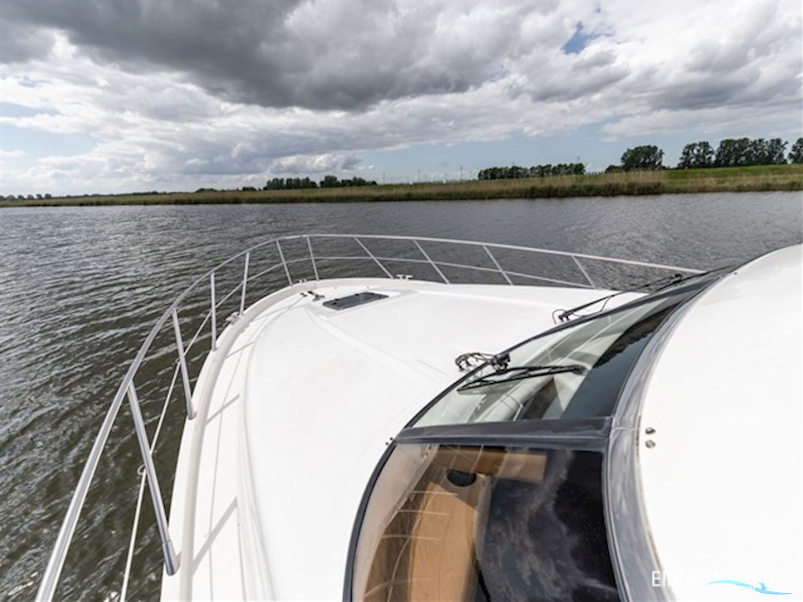 Sealine T47
