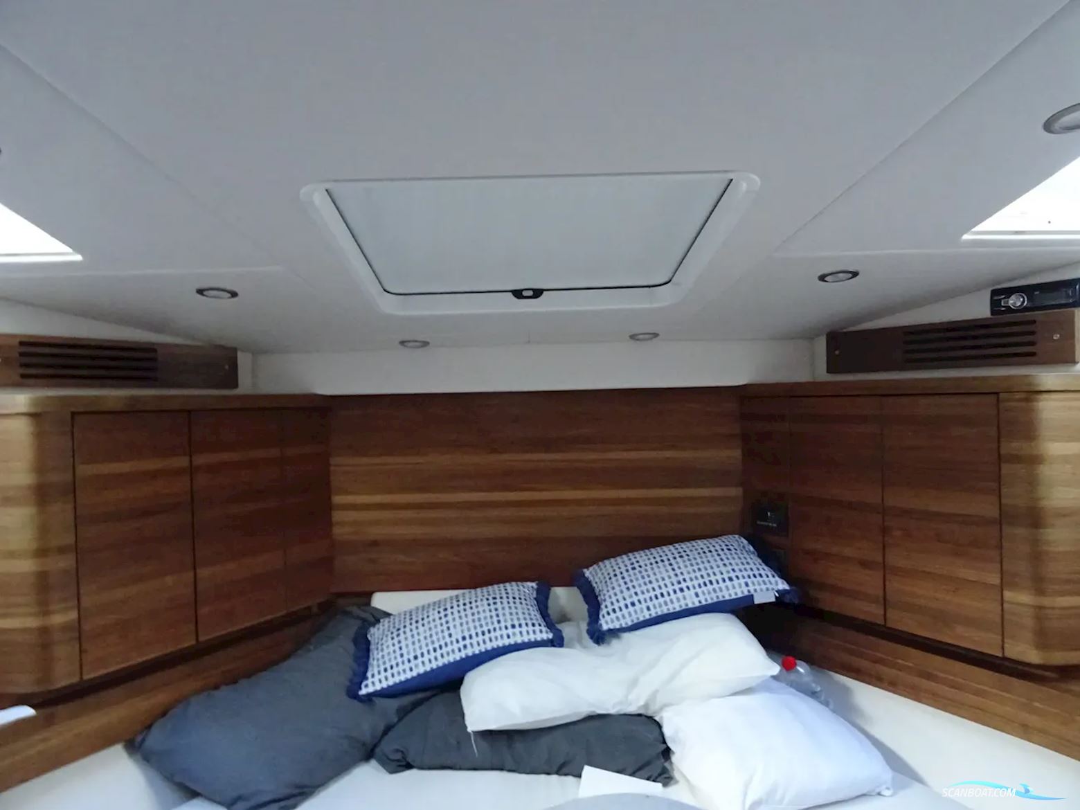 Sealine T50