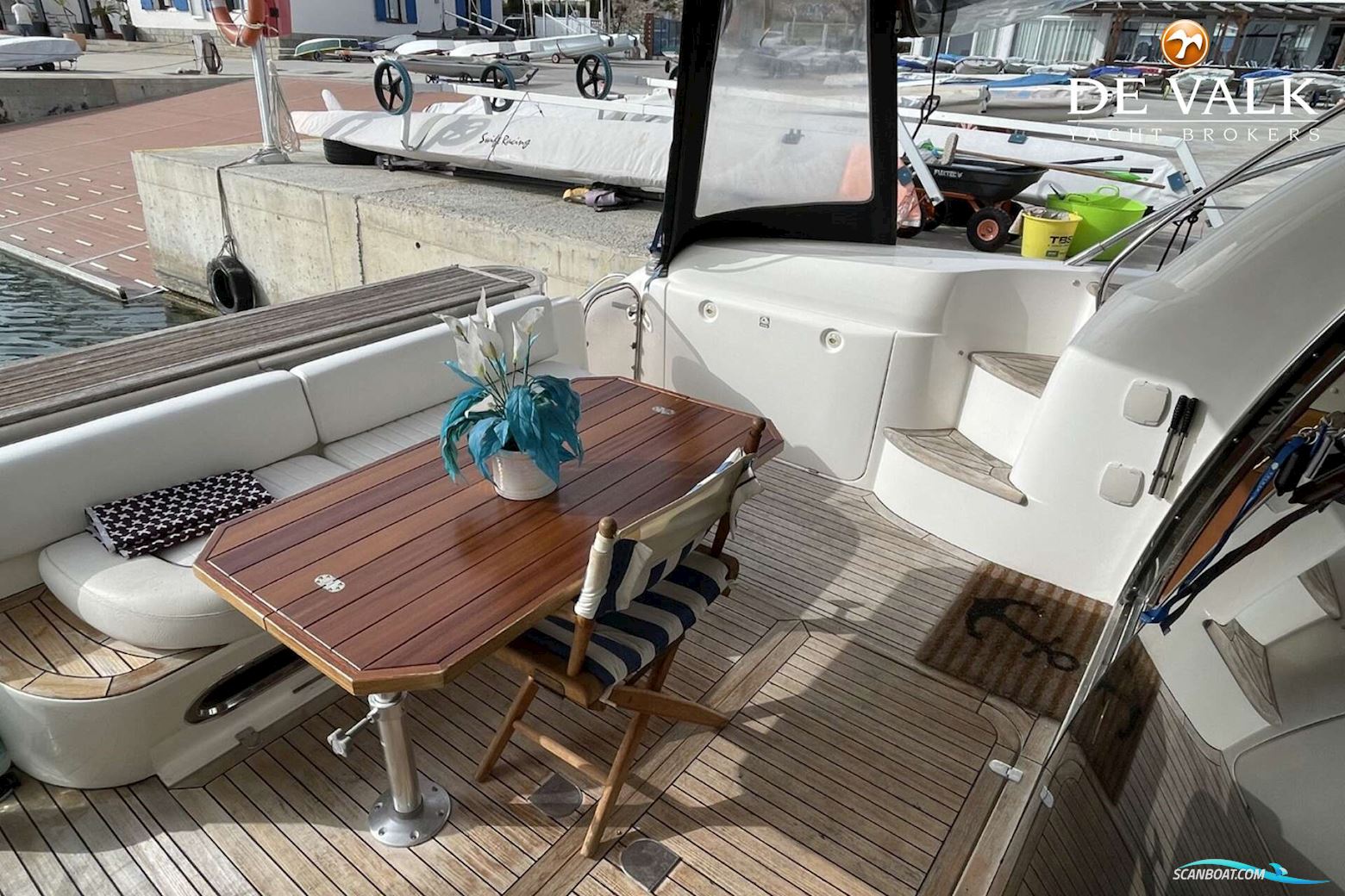 Sealine T51 Motor Yacht