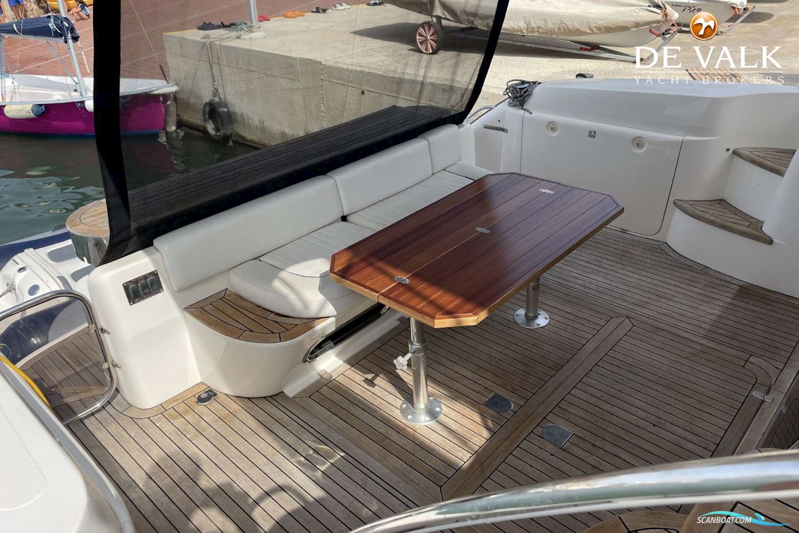 Sealine T51 Motor Yacht