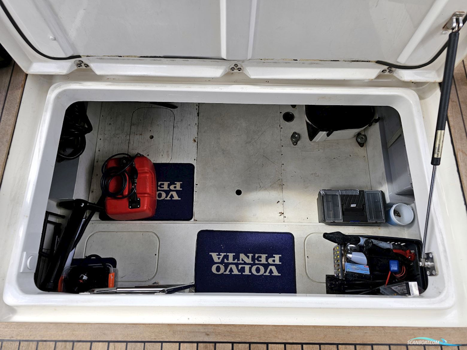 Sealine T51 Volvo Penta Tamd 122P Edc