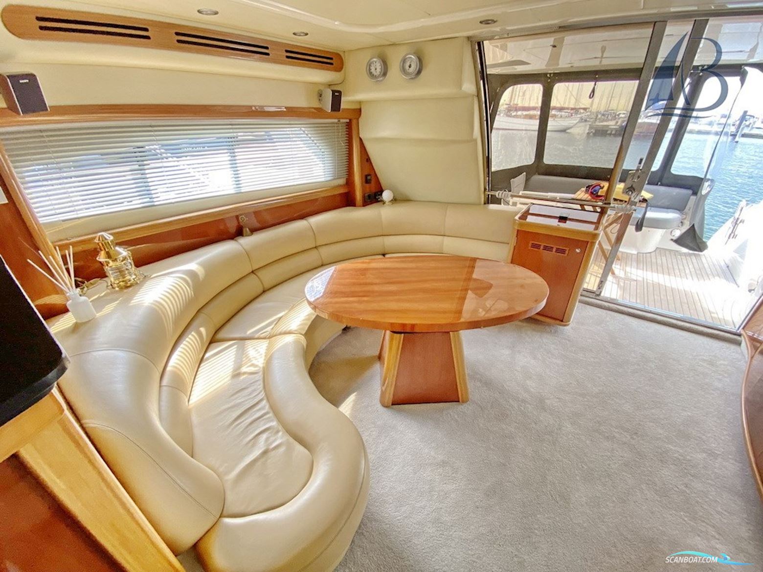 Sealine T52