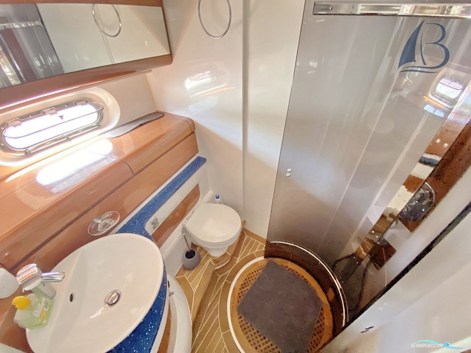 Sealine T52