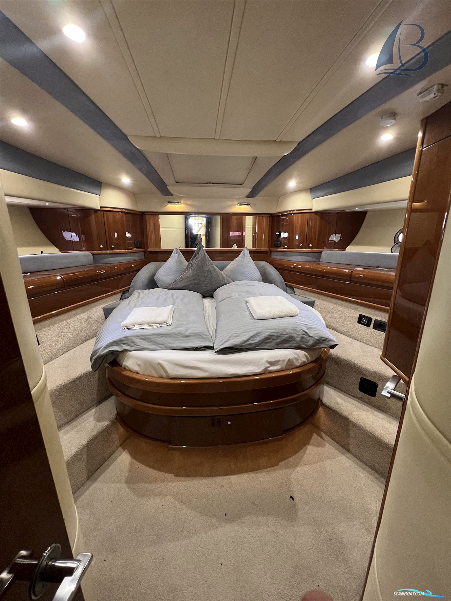 Sealine T52
