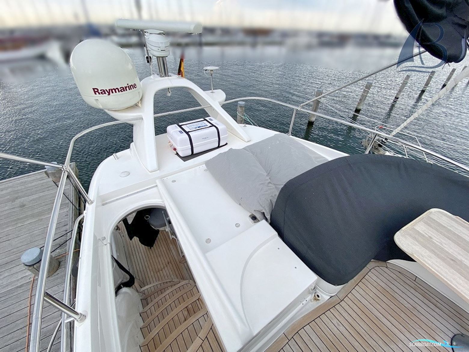 Sealine T52