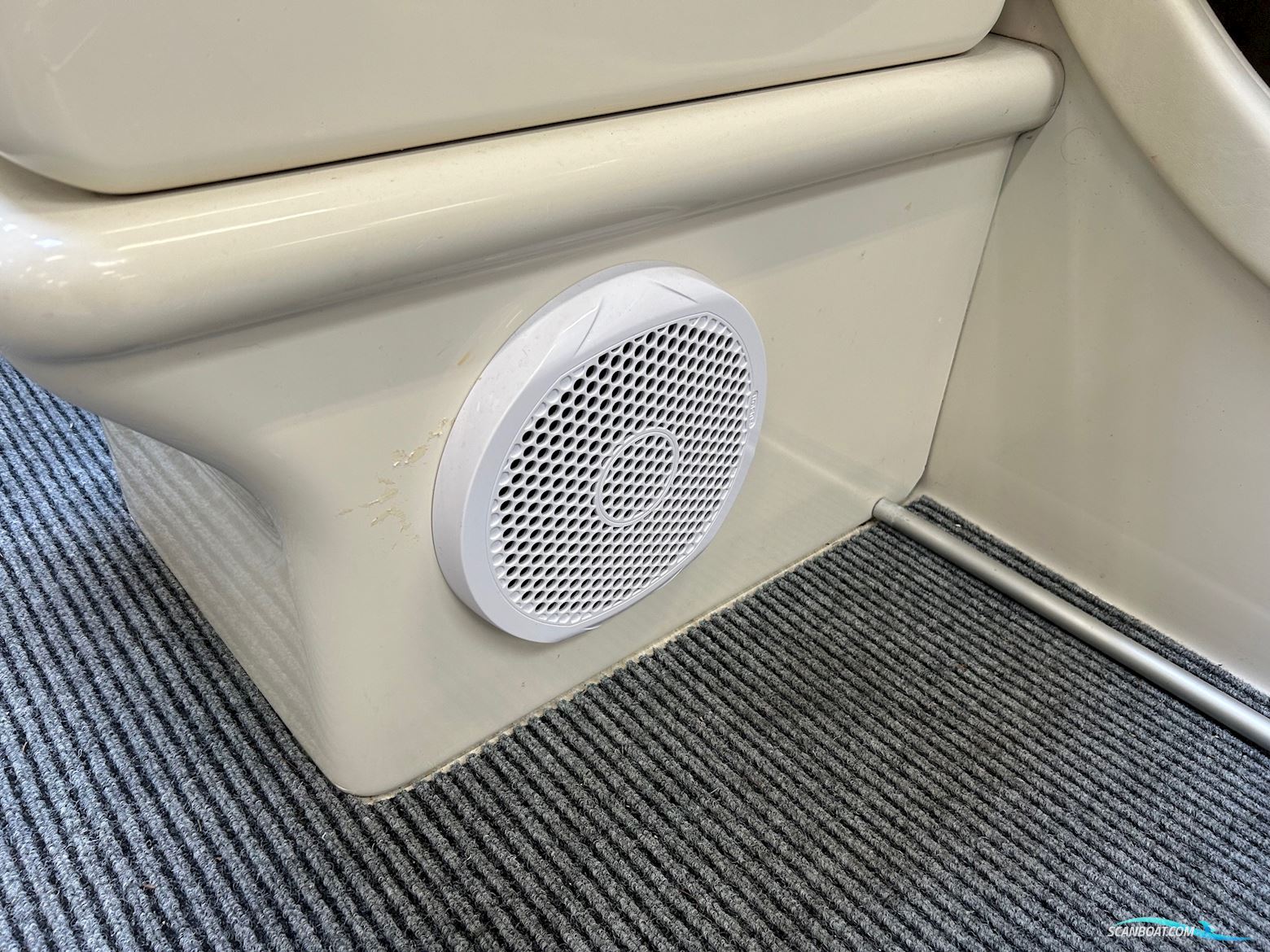 Searay 225 Weekender