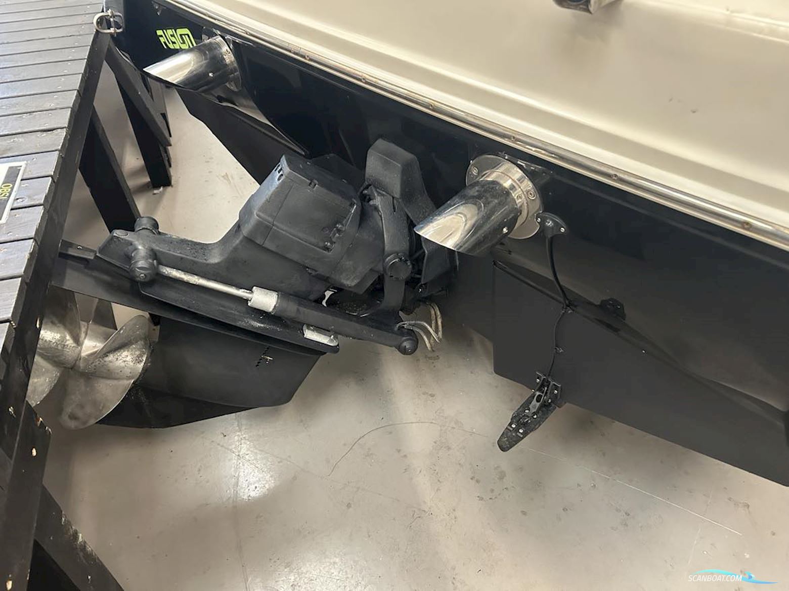 Searay 225 Weekender