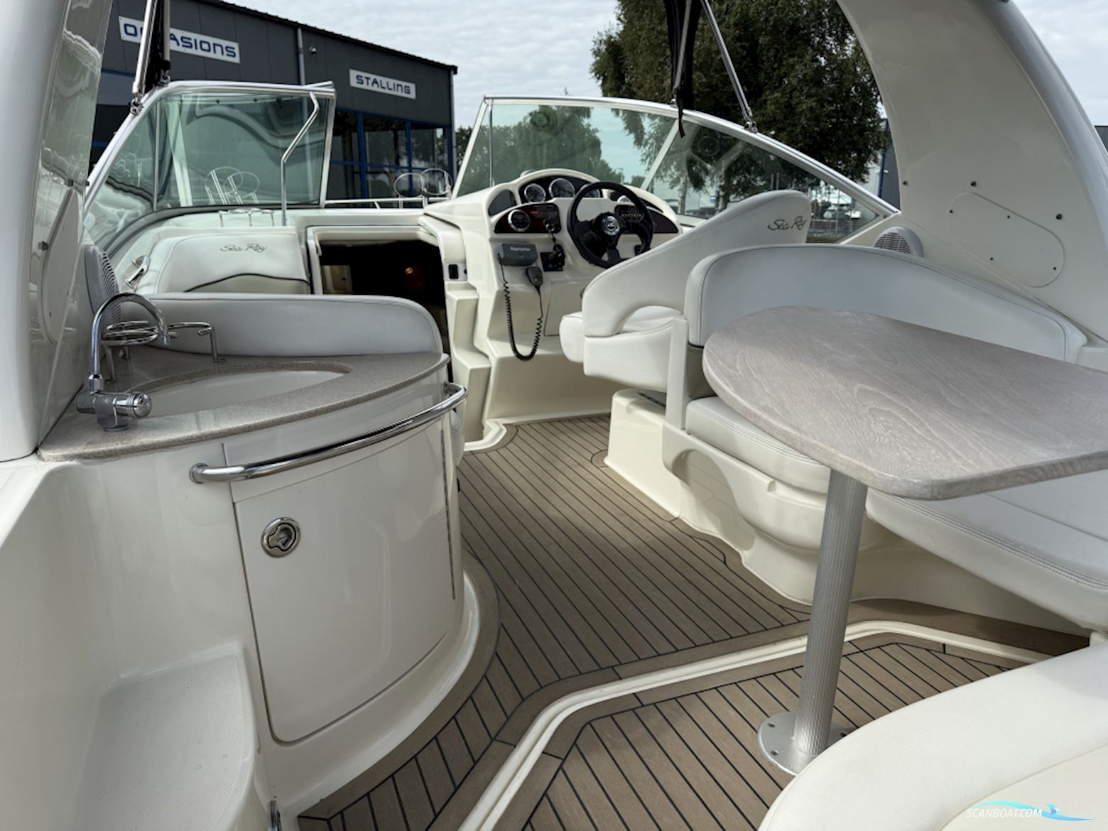 Searay Sundancer 275