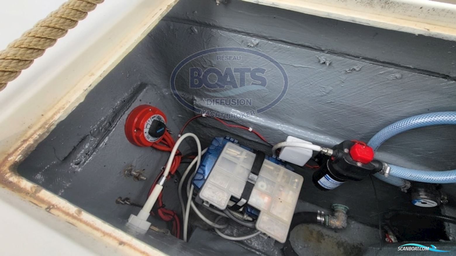 Seaswirl Striper 2600 OB