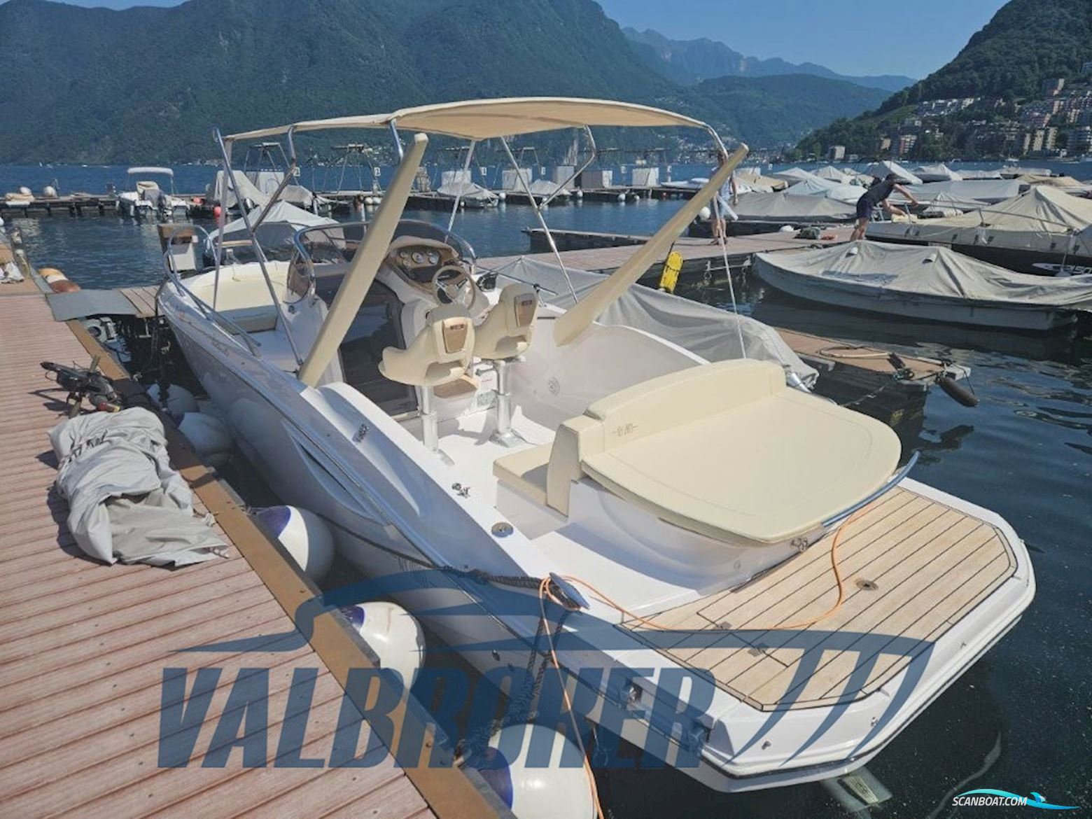 Sessa Marine Key Largo 24