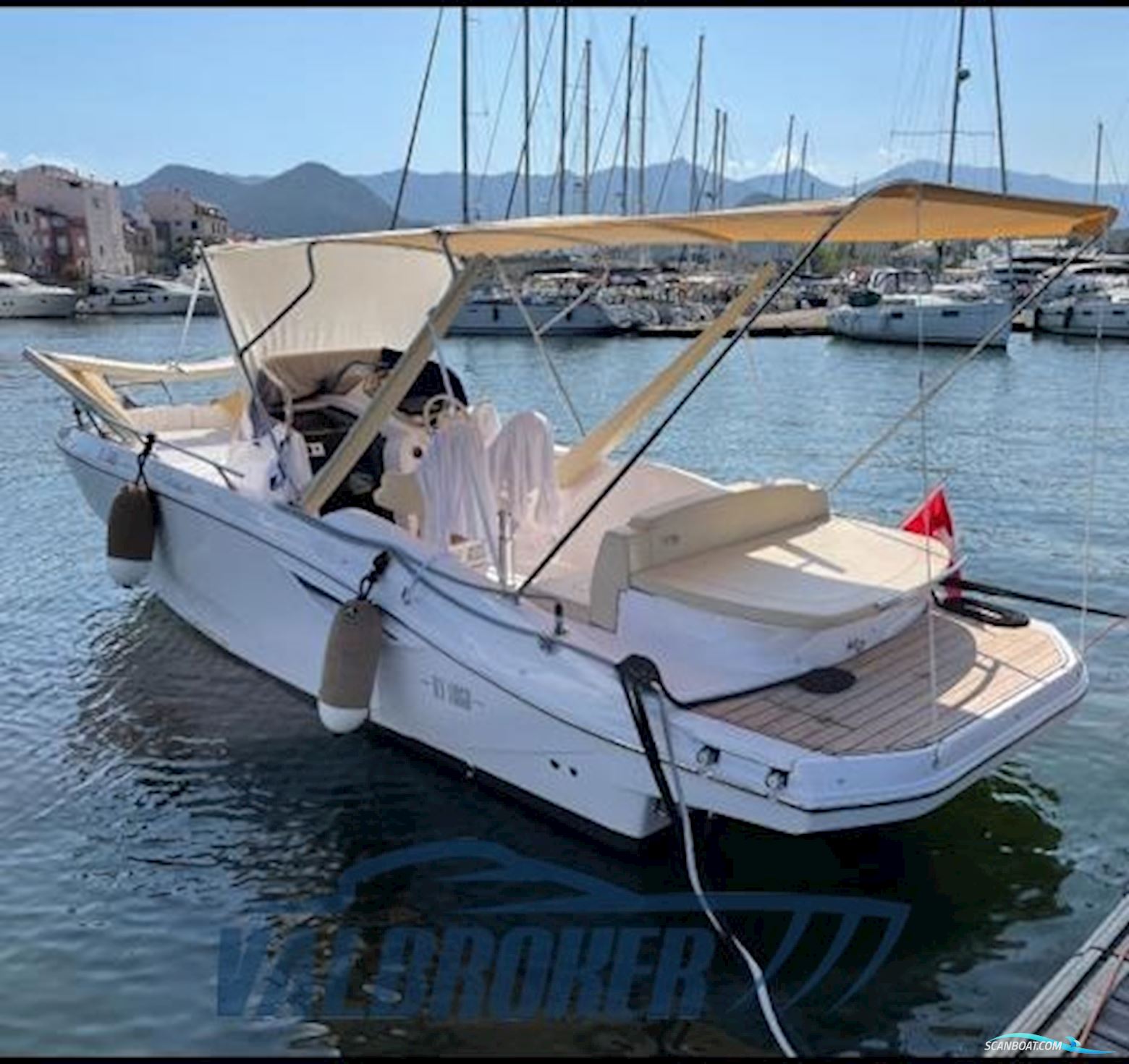 Sessa Marine Key Largo 24