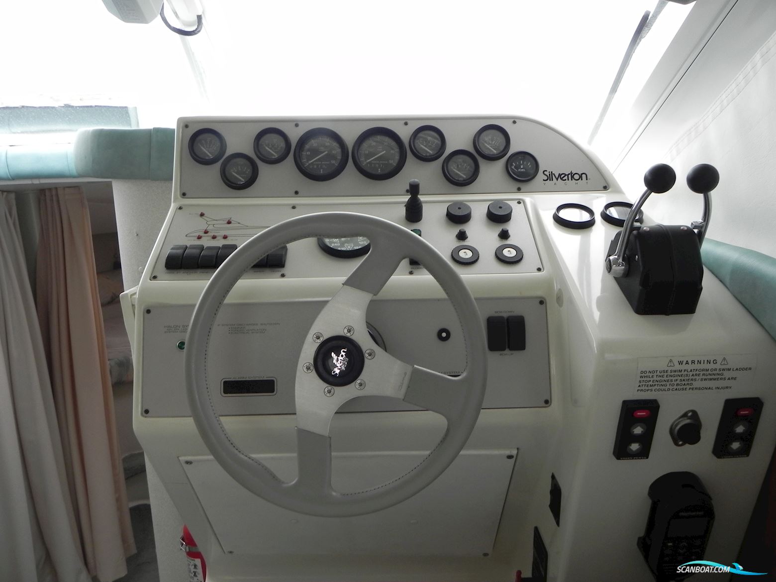 Silverton 312 Sedan Fly