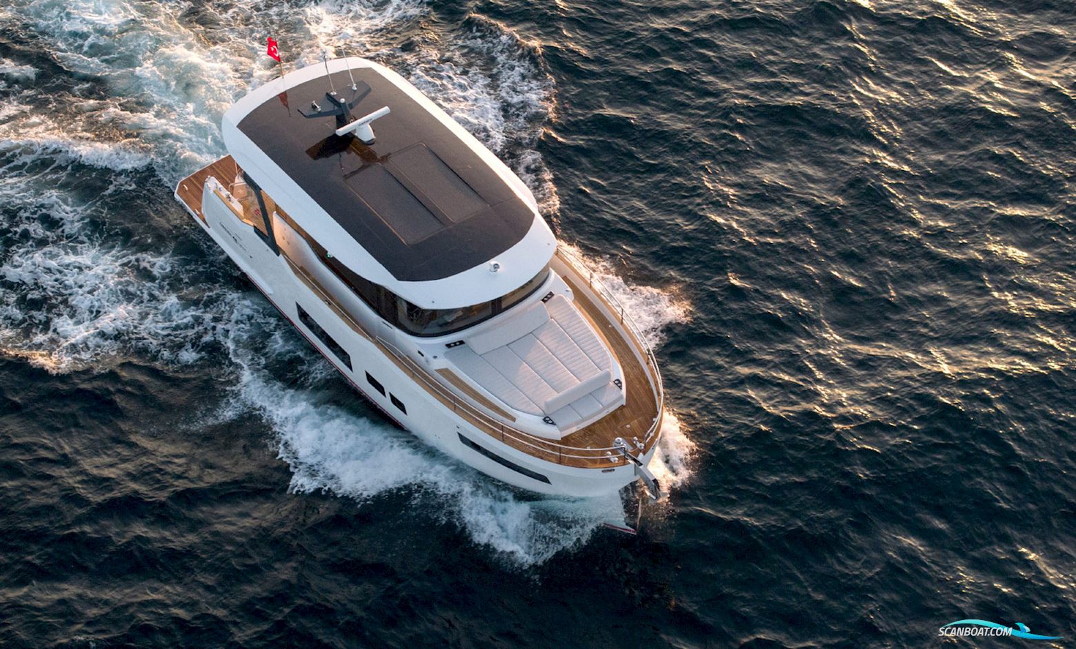 SIRENA 48 COUPE HYBRID