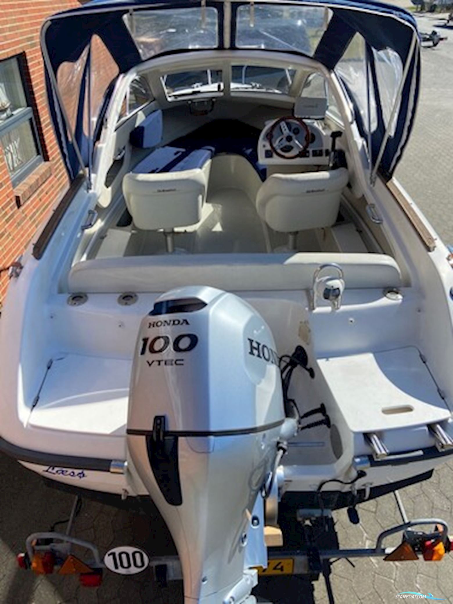 Skibsplast 555 HT m/Honda F100 hk og Brenderup trailer