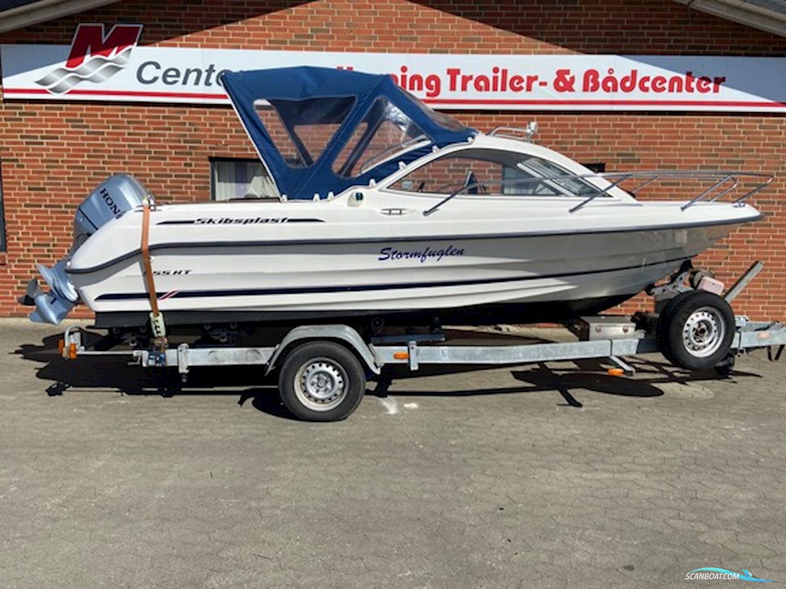 Skibsplast 555 HT m/Honda F100 hk og Brenderup trailer