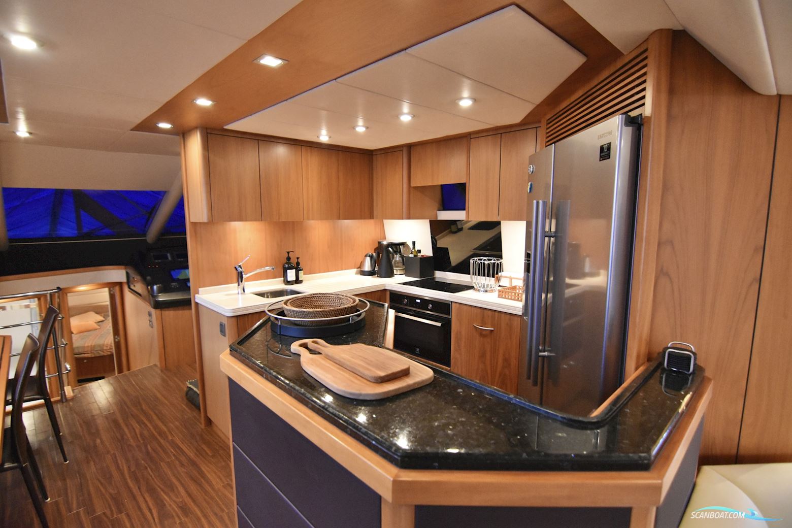 SOLGT Sunseeker Manhattan 70